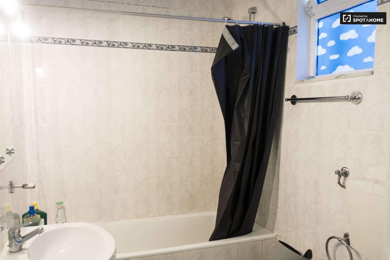 Hermoso lugares en alverca todo a la mano centro comerciales a los lados d la casa centro d salid combos autocares mercados par