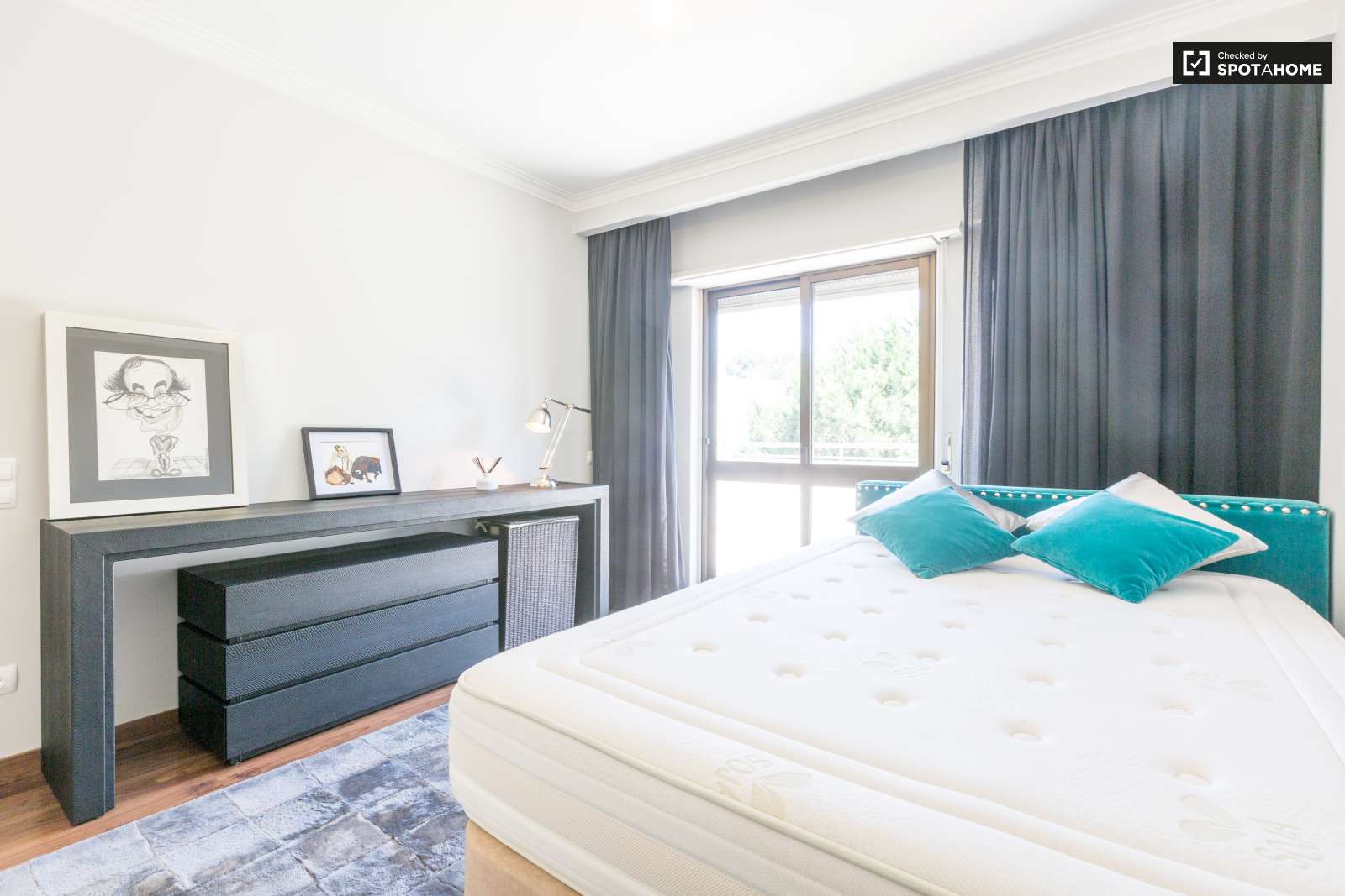 2-bedroom apartment with balcony for rent in São Domingos de Benfica