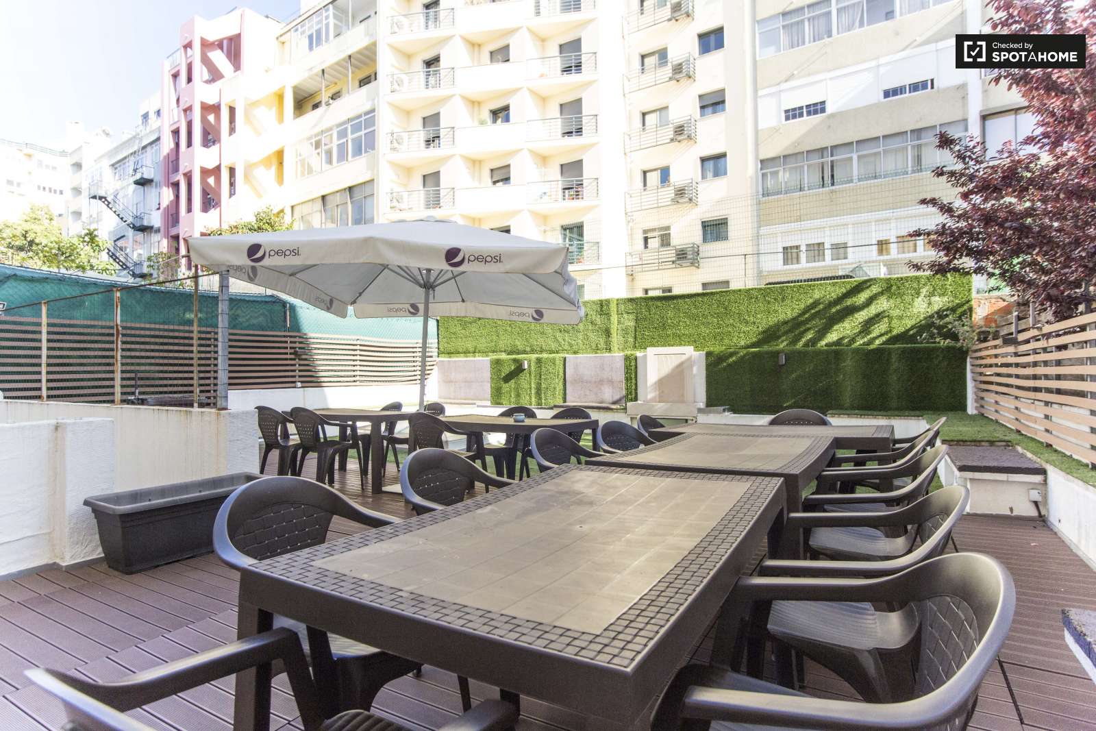 Single Bed in Furnished rooms for rent in super cool shared students residence in Avenidas Nova