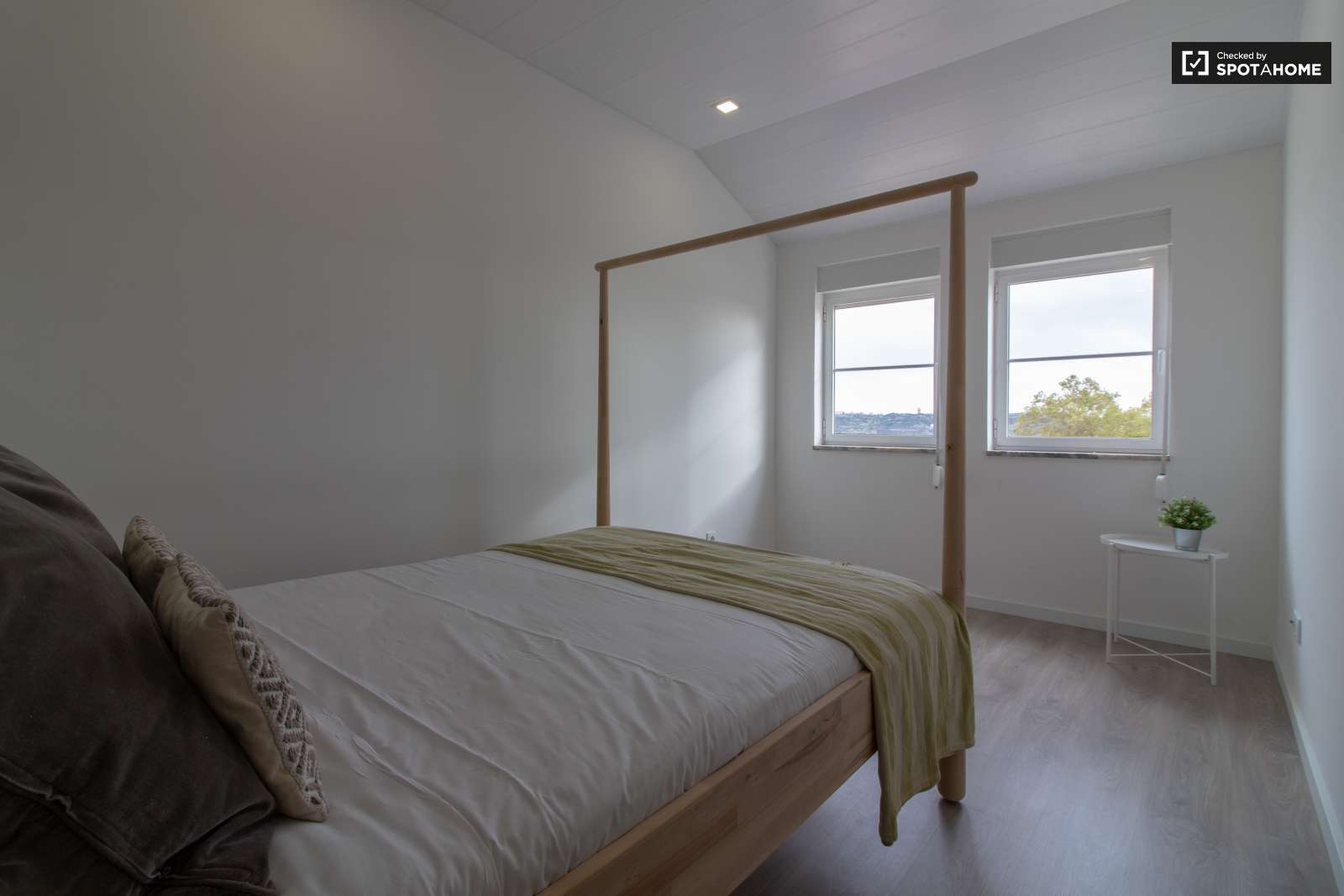 2-bedroom apartment to rent in Ajuda