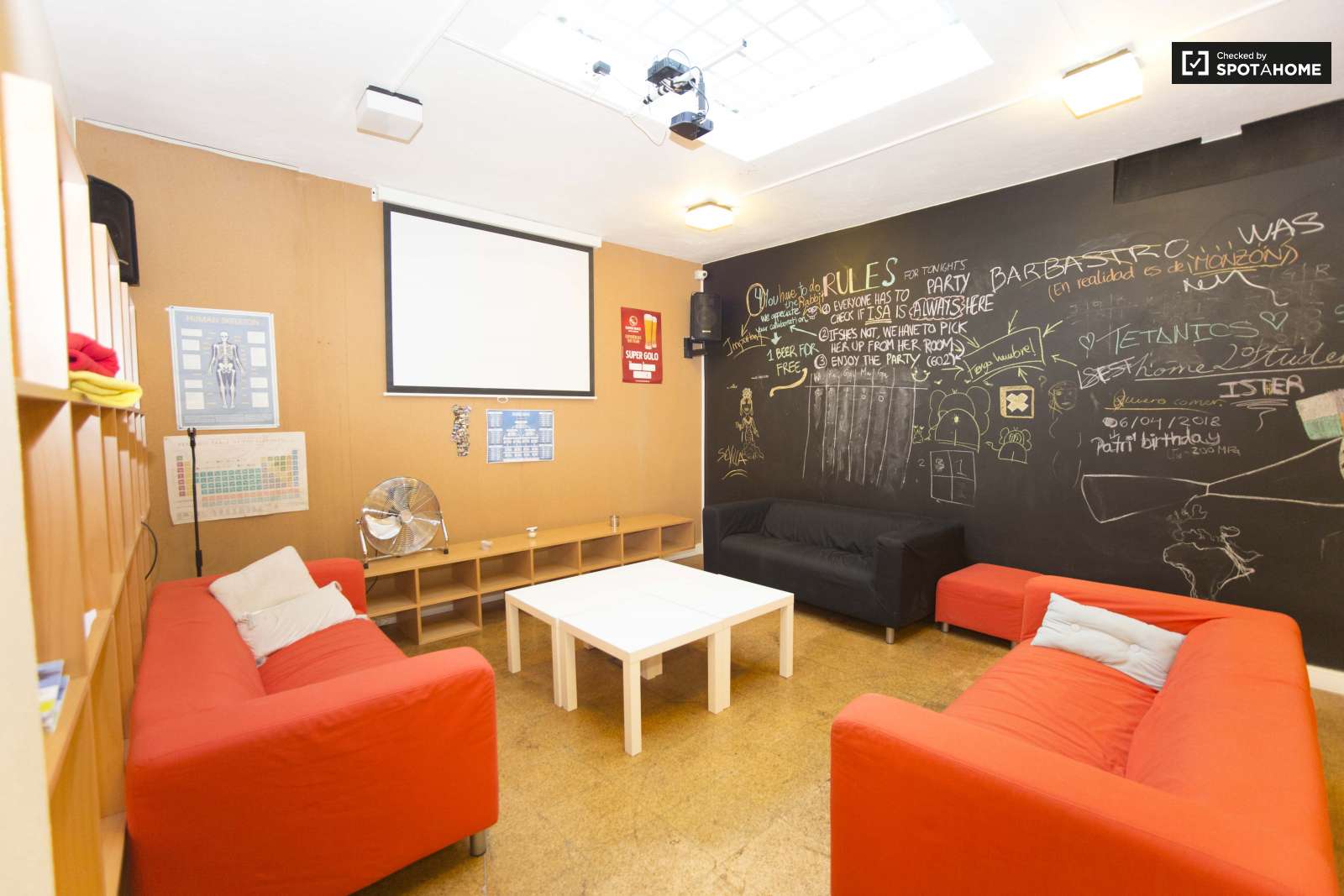 Single Bed in Furnished rooms for rent in super cool shared students residence in Avenidas Nova