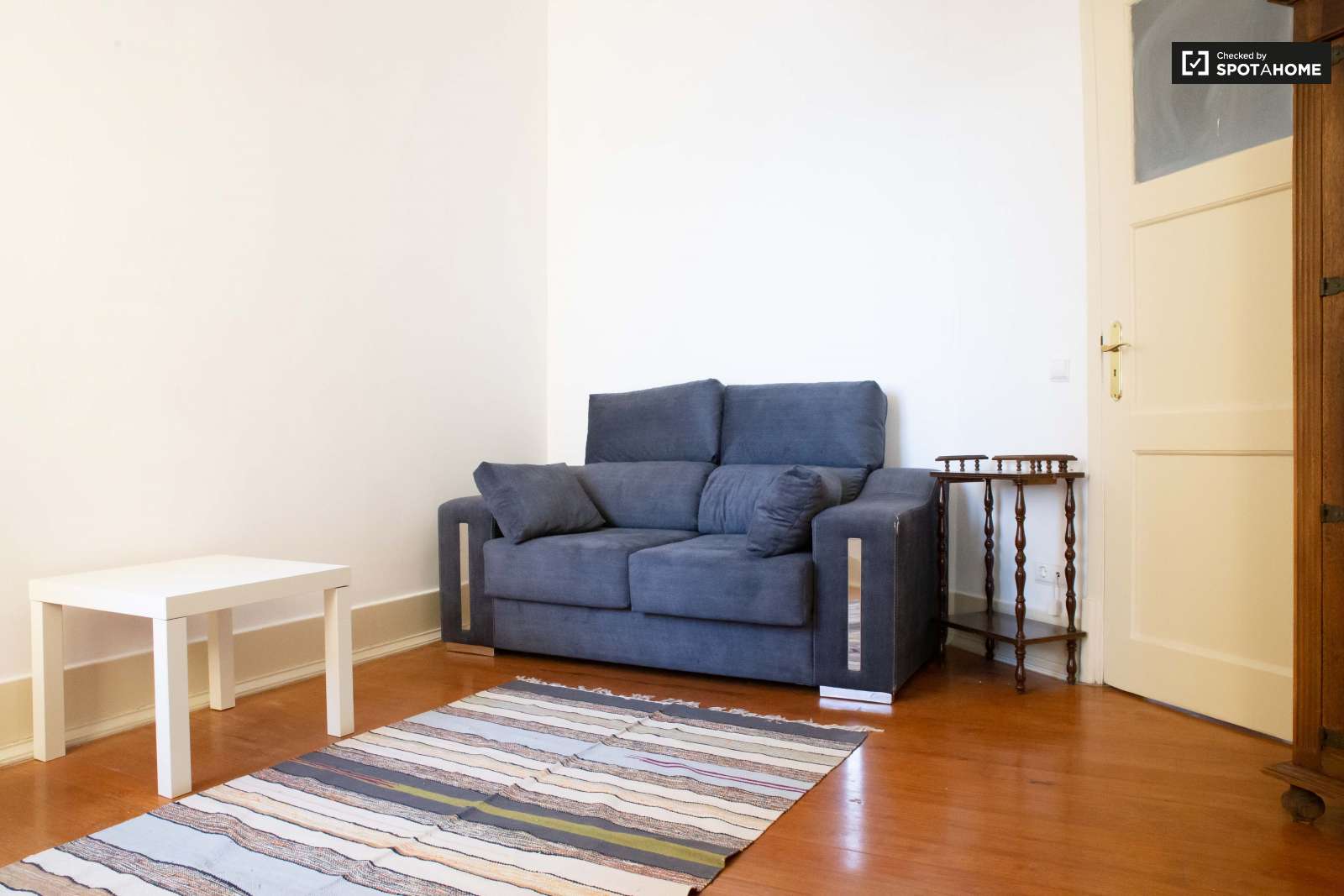 Renovated 3-bedroom apartment for rent in Graça e São Vicente