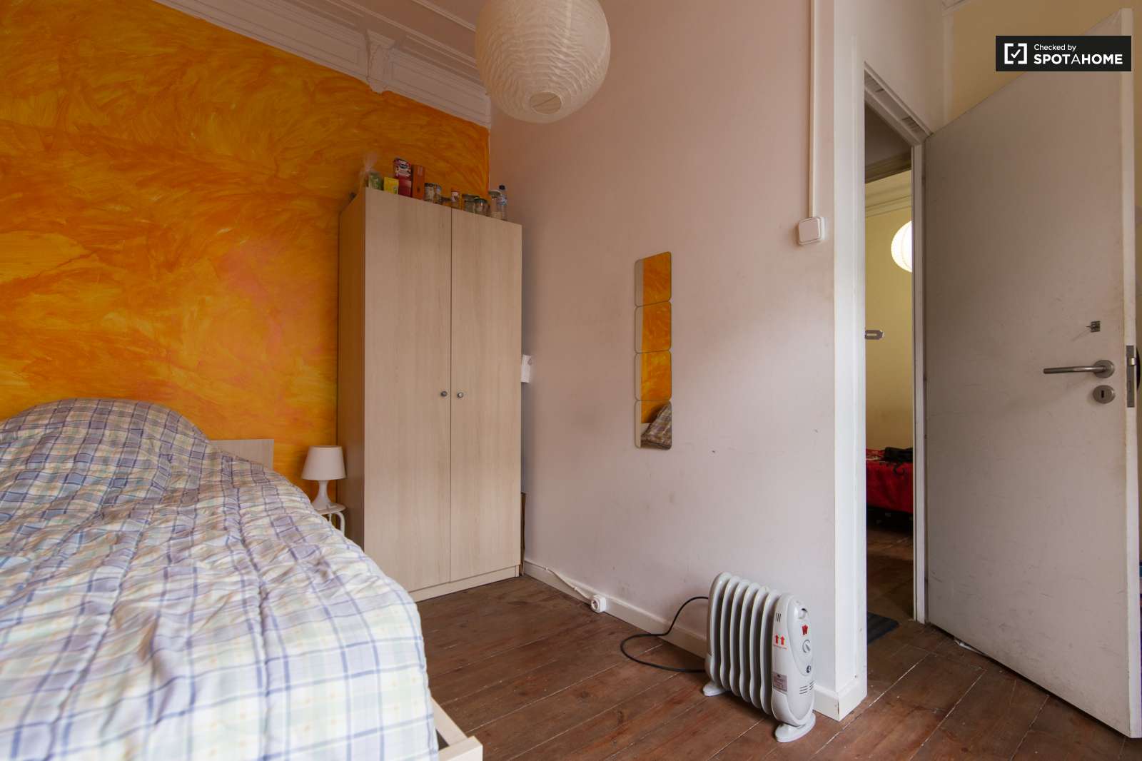 Room with sunny balcony