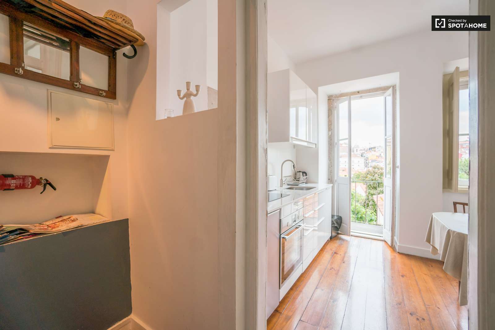 Beautiful 1-bedroom duplex apartment with terrace for rent in Santos