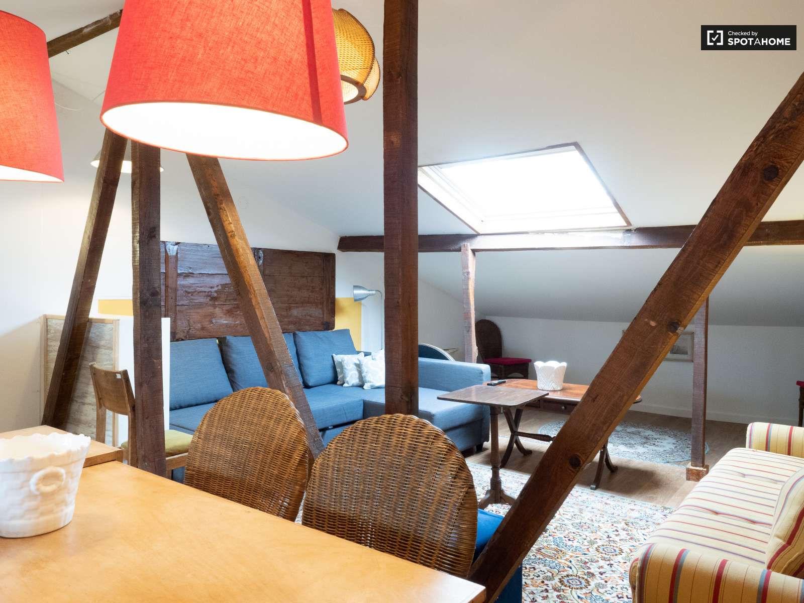 Charming 2-bedroom apartment for rent in Estrela