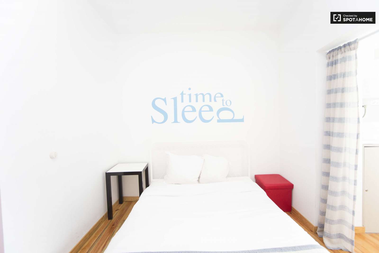 Minimalist 1-bedroom apartment for rent close to the botanical garden in Ajuda