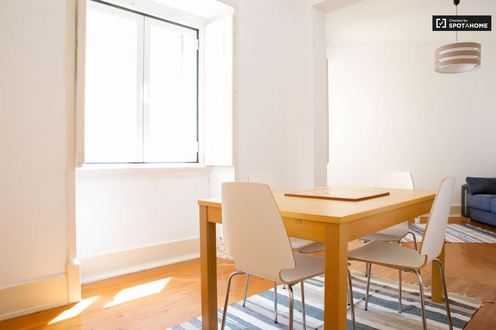 Renovated 3-bedroom apartment for rent in Graça e São Vicente