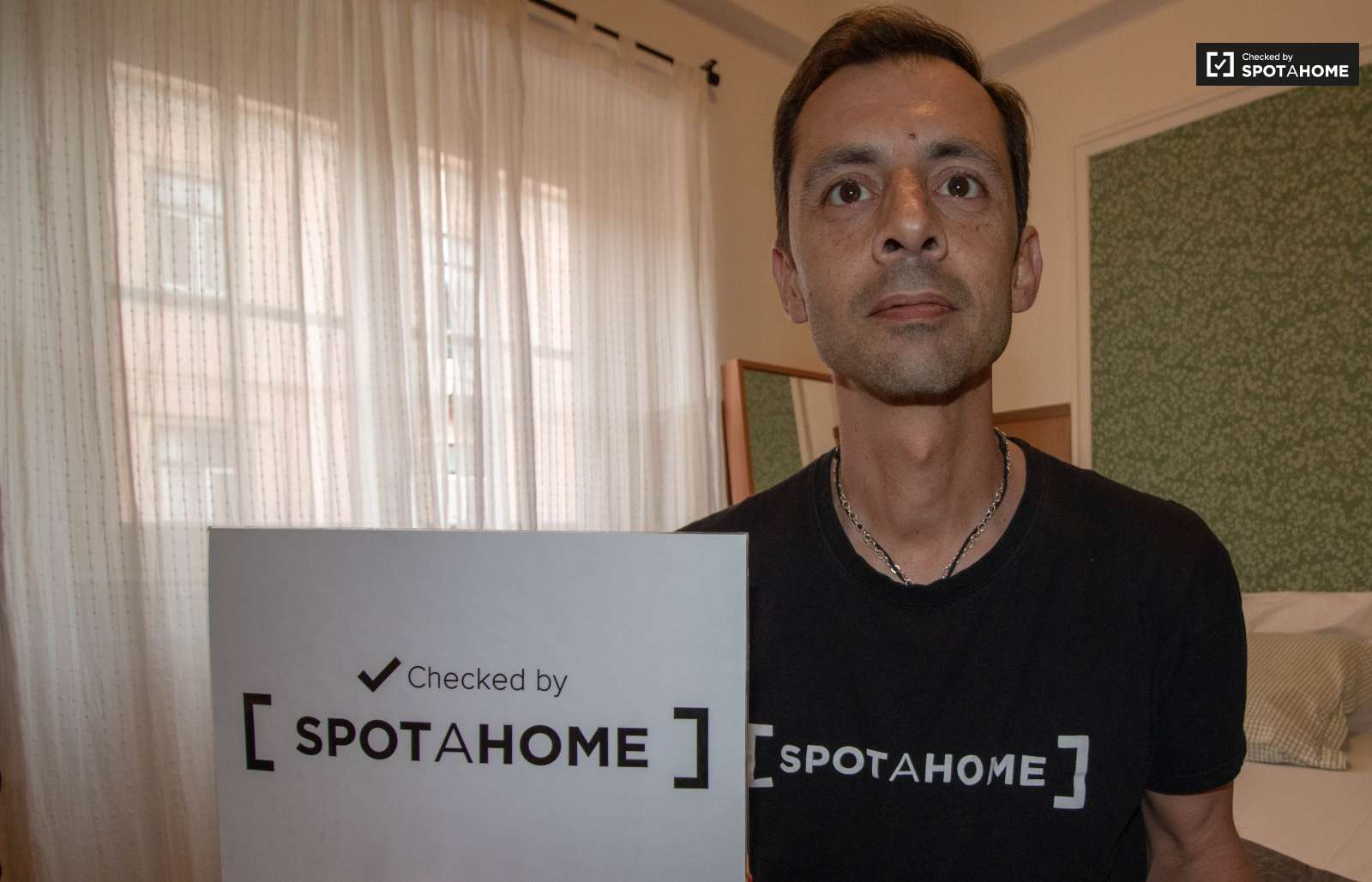 Double bed in Rooms for rent in spacious 5-bedroom apartment in Arroios