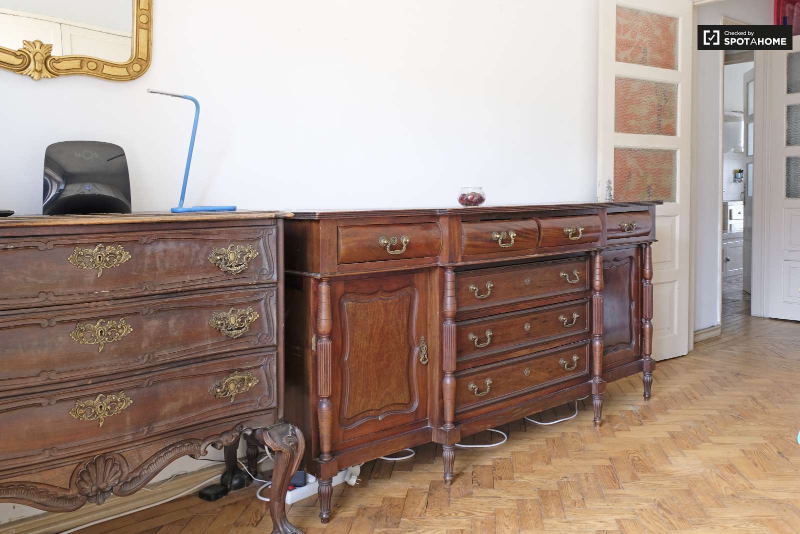 Double bed in Rooms for rent in sunny 4-bedroom apartment in Penha de França