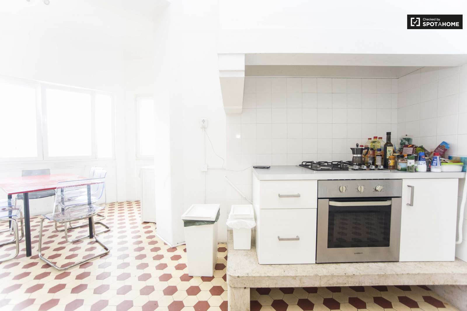 double room next LARANJEIRO METRO, ALMADA, LISBON