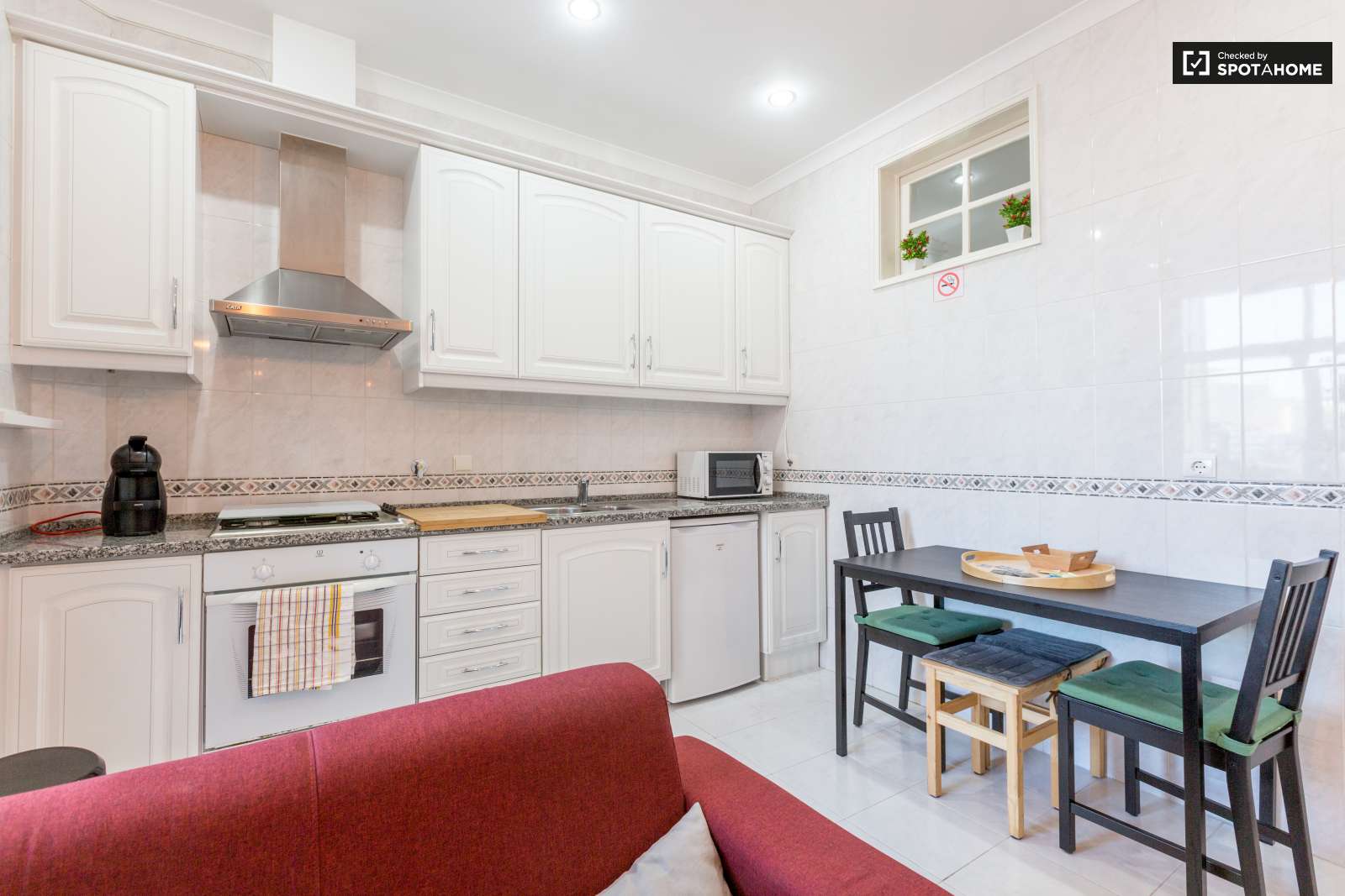 Renovated 2-bedroom apartment for rent in Avenidas Novas