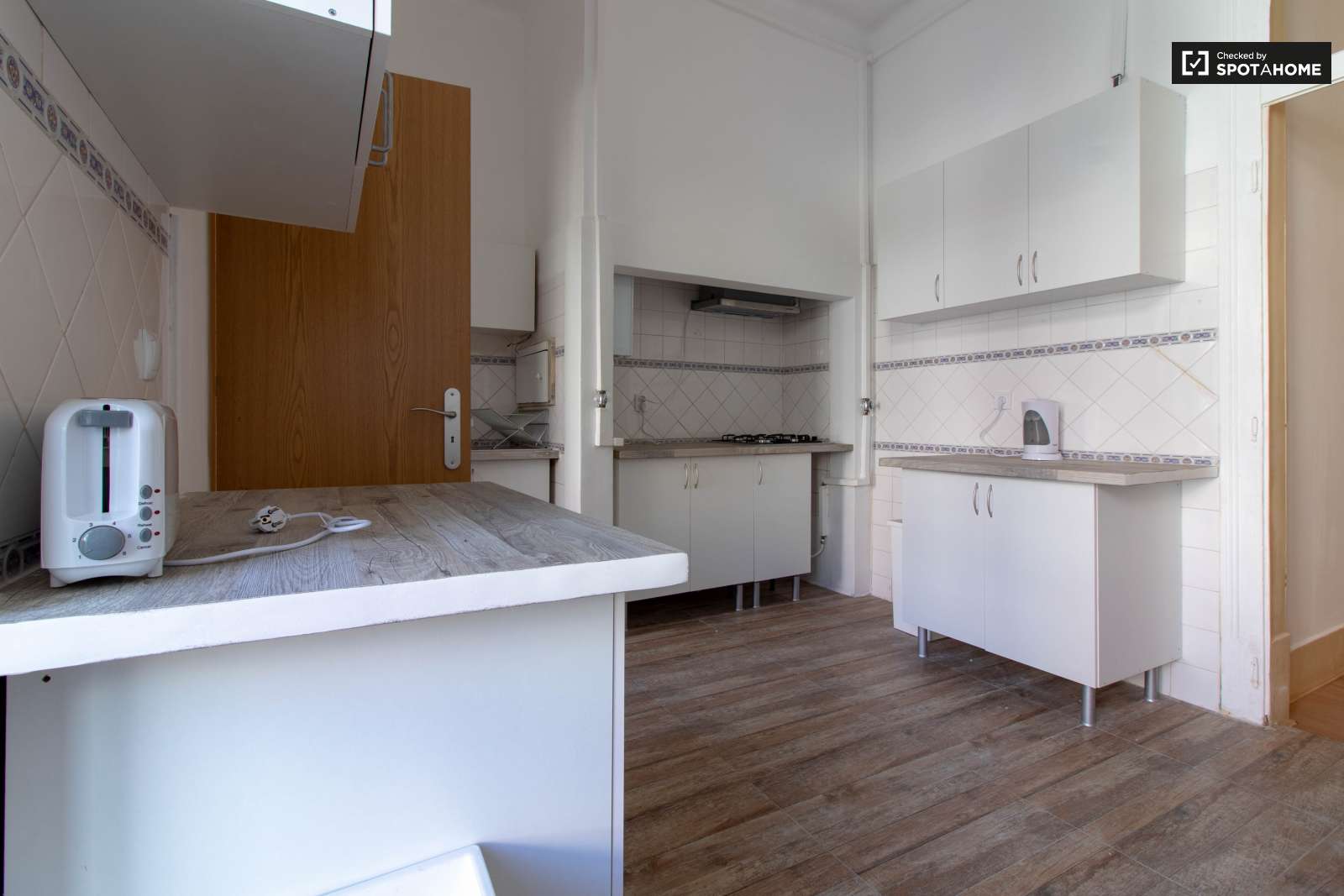 Single Bed in Rooms to rent in 8-bedroom apartment near Instituto Superior Técnico in Arroios