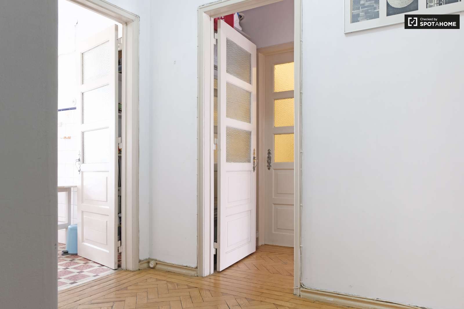 Double bed in Rooms for rent in sunny 4-bedroom apartment in Penha de França