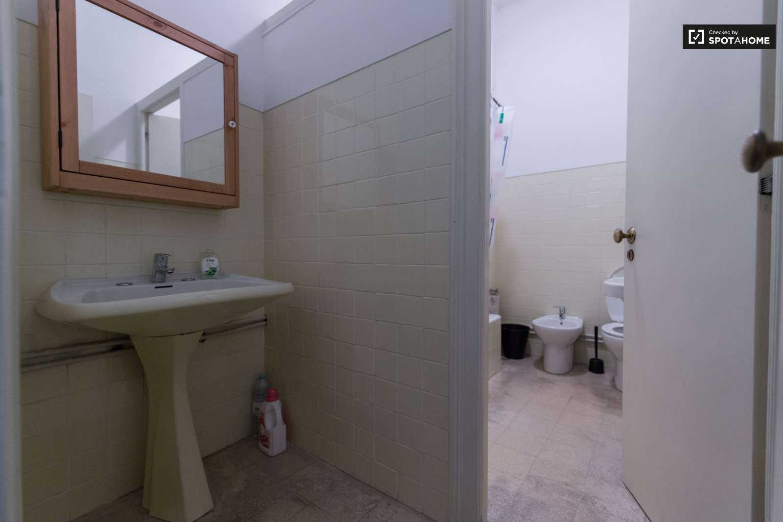 Cama individual en habitación de 4 personas