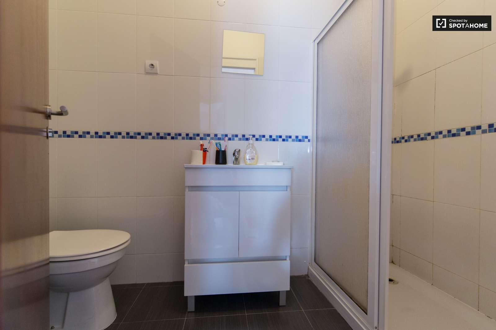 Apartamento com 2 quartos perto de Santa Apolónia