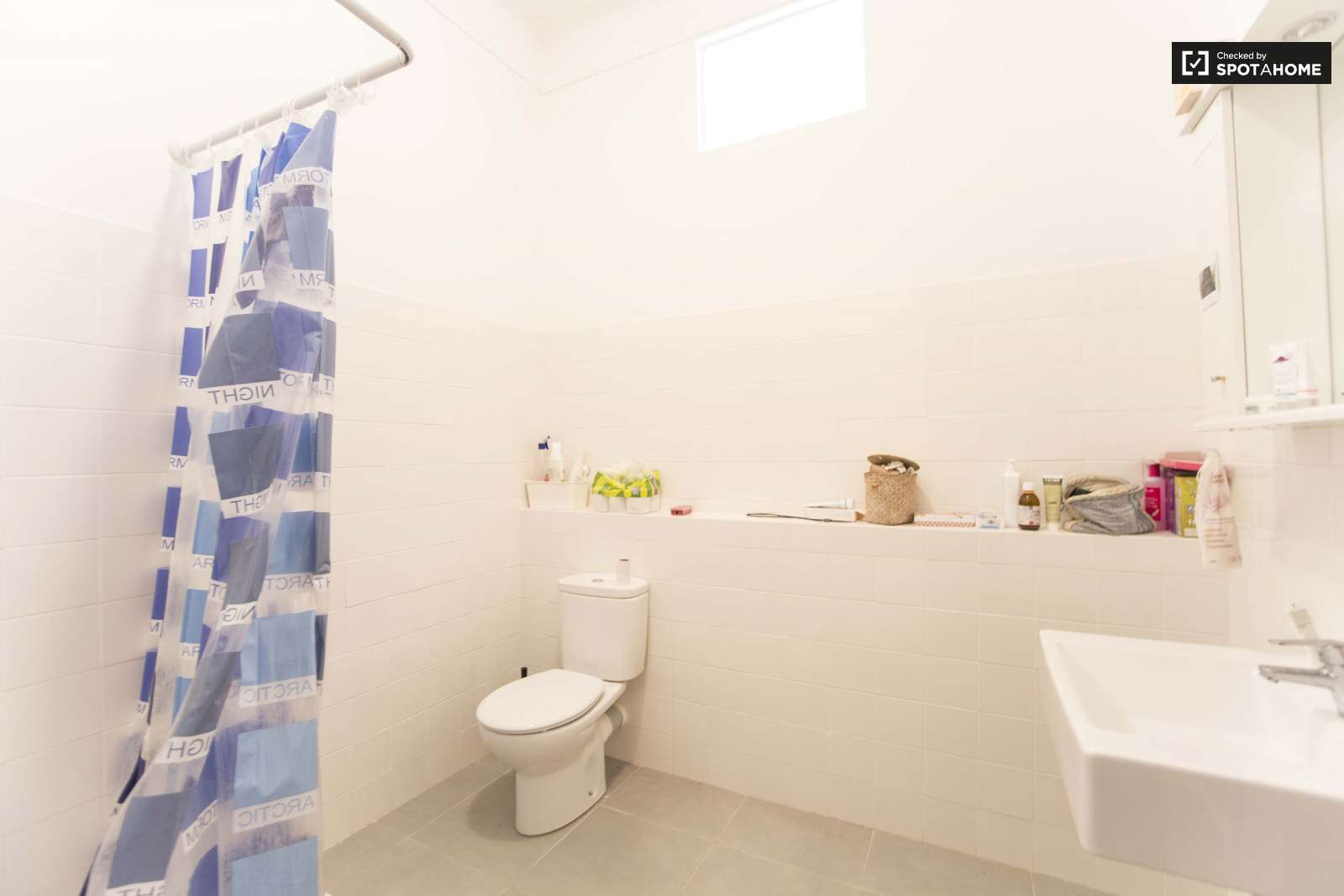 double room next LARANJEIRO METRO, ALMADA, LISBON