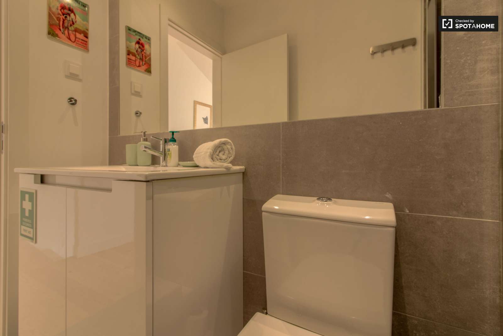 Charming 1-bedroom apartment with AC for rent in central Belém