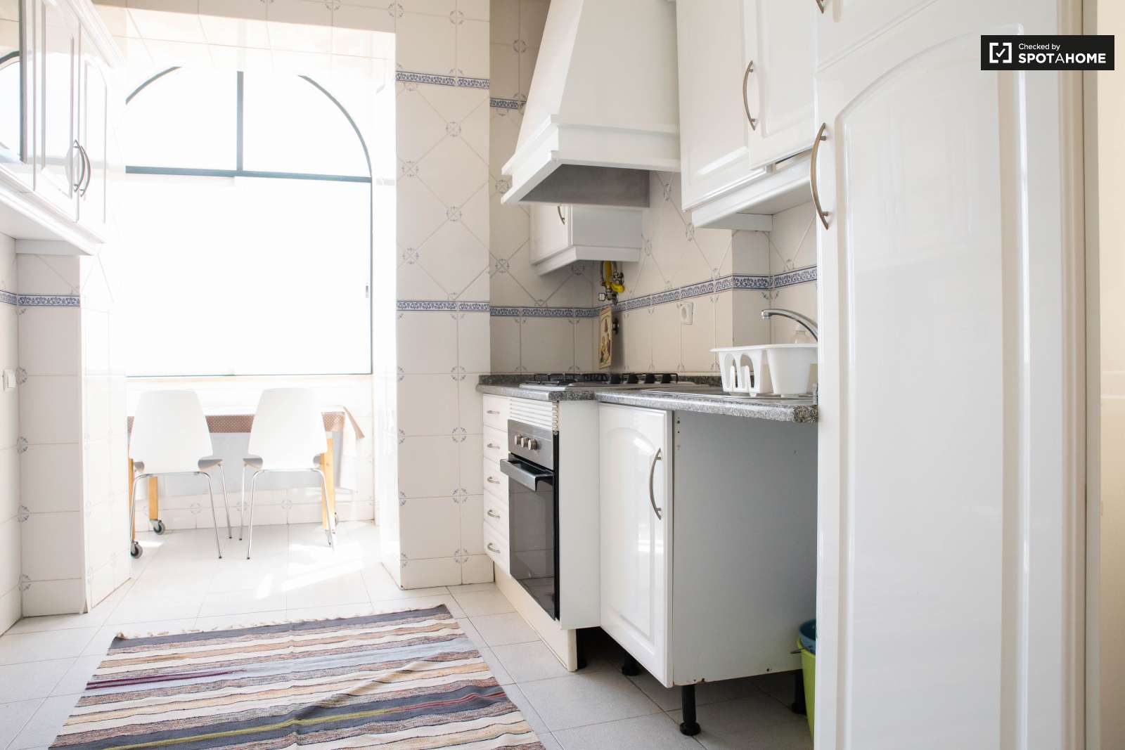 Renovated 3-bedroom apartment for rent in Graça e São Vicente
