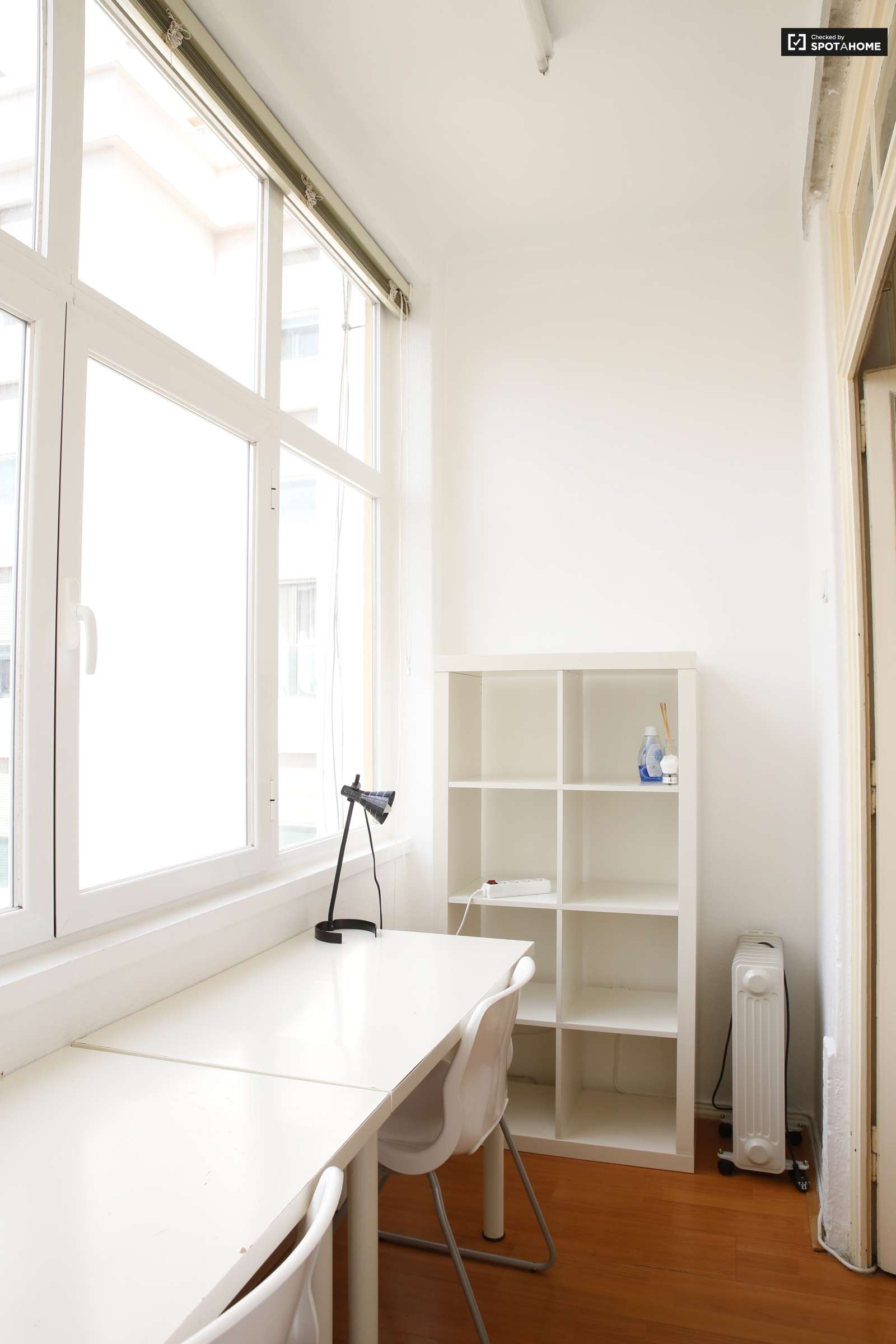 Twin Beds in Gorgeous rooms for rent in lovely flatshare in Avenidas Novas, near Metro Saldanha