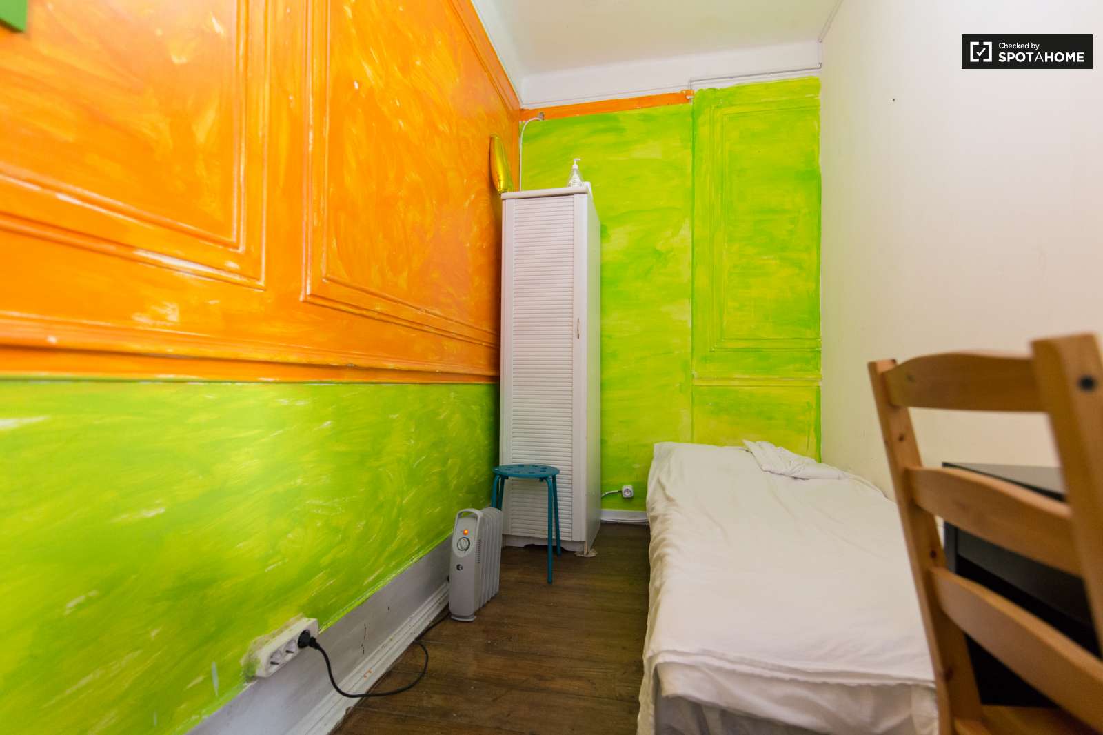 Large and Sunny Room for Rent Condominium in Lisbon