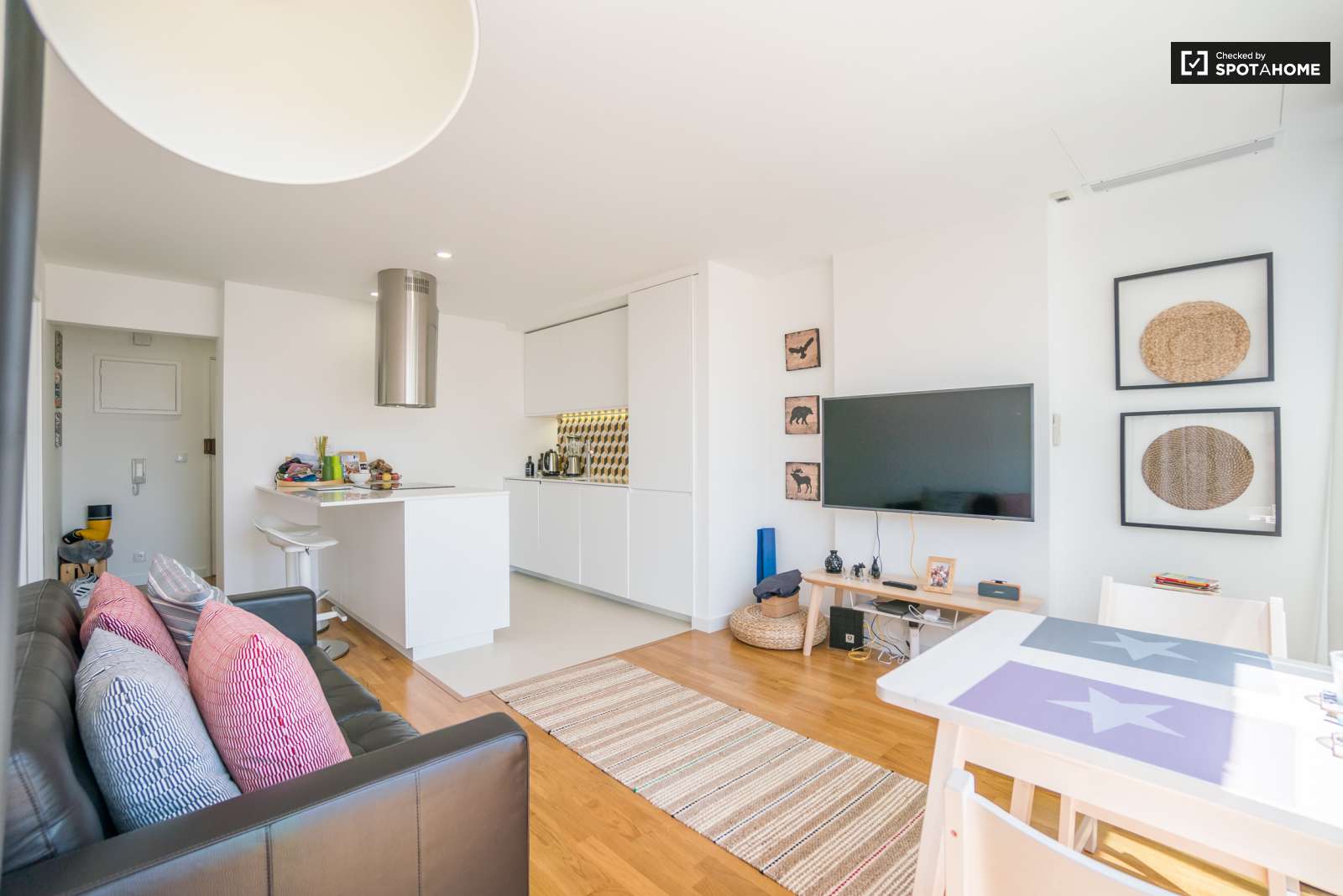 Terrific 1-bedroom apartment for rent near Instituto Superior Técnico in Arroios, Lisbon