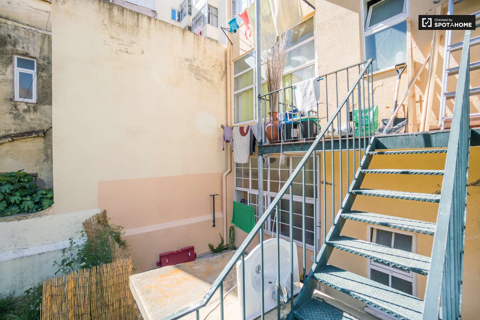 Room in Campo de Ourique, near Mercado Campo Ourique