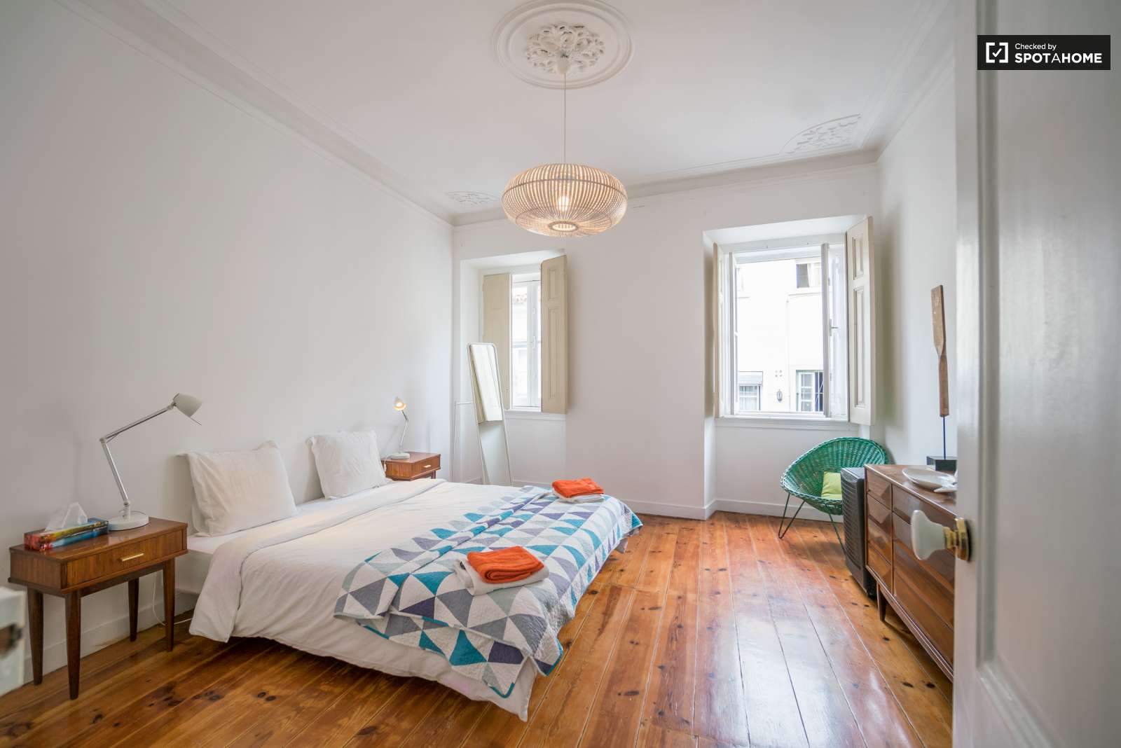 Beautiful 1-bedroom duplex apartment with terrace for rent in Santos