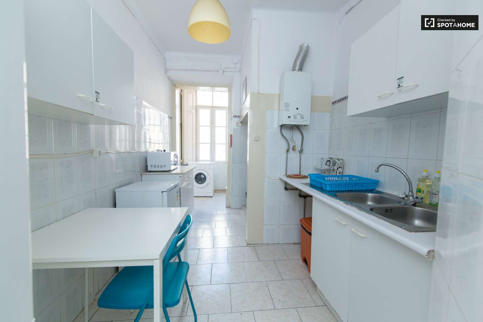 Single Room 10 min Lisbon City Center!