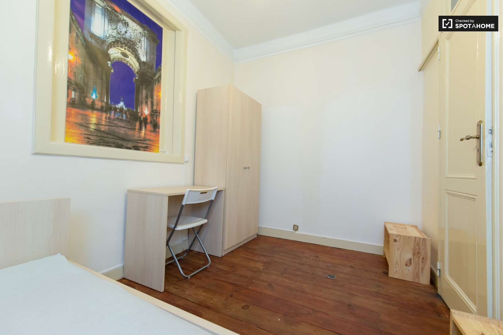 NICE APARTMENT NEXT TO SIC TV STUDIOS, CARNAXIDE, LISBON