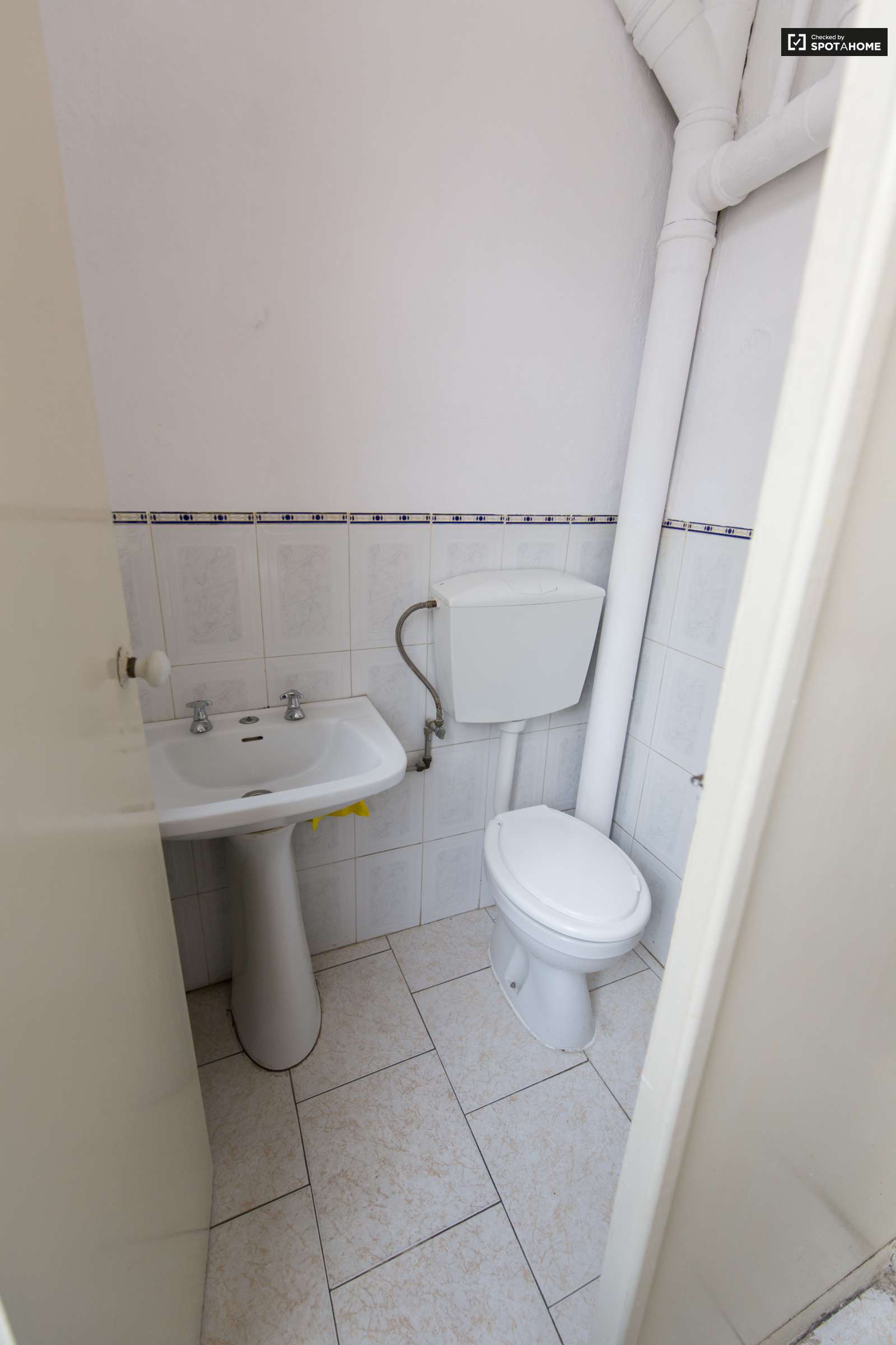 Single Room 10 min Lisbon City Center!