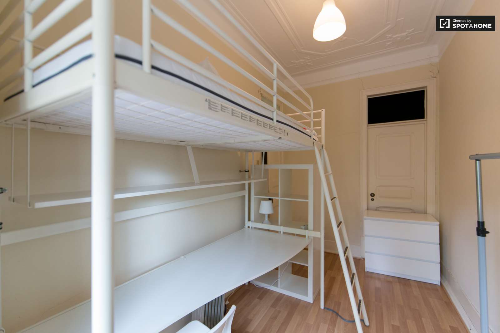 Fantastic Room for Rent in Alameda Near Lisbon