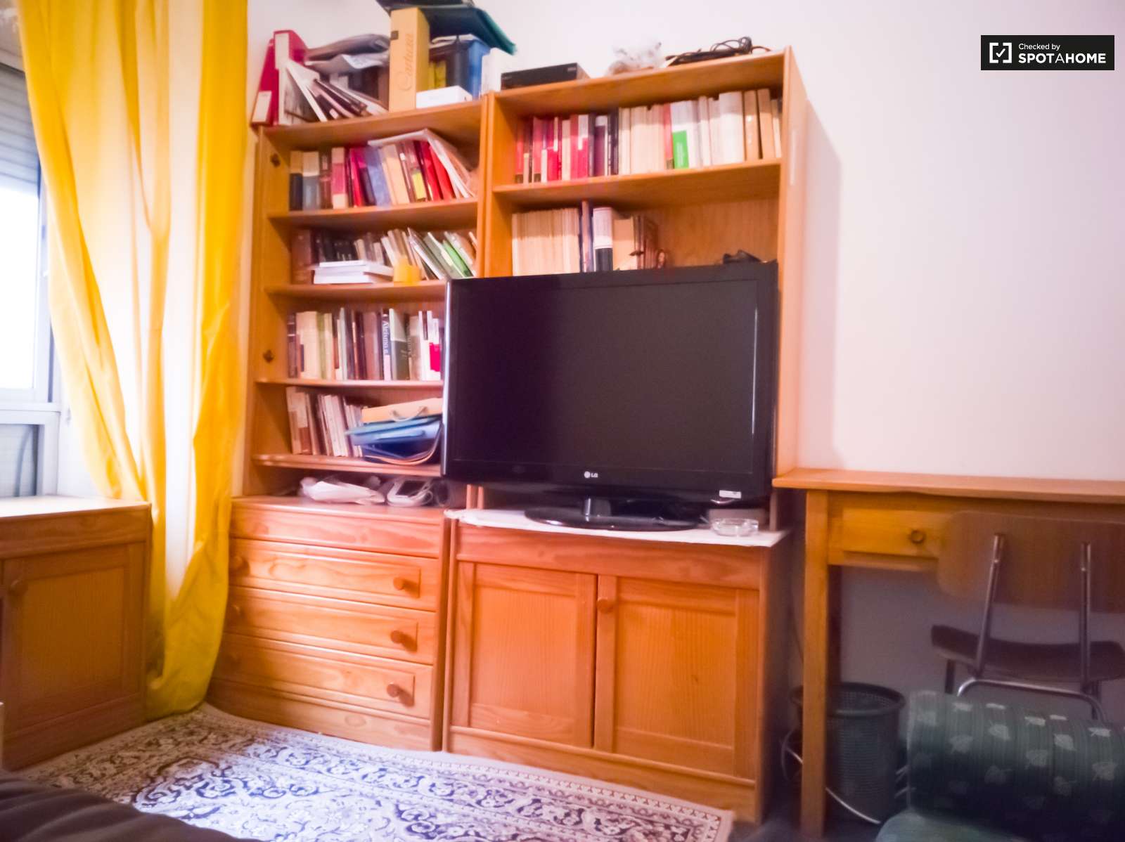 Single Bed in Rooms for rent in 3-bedroom apartment in Arroios