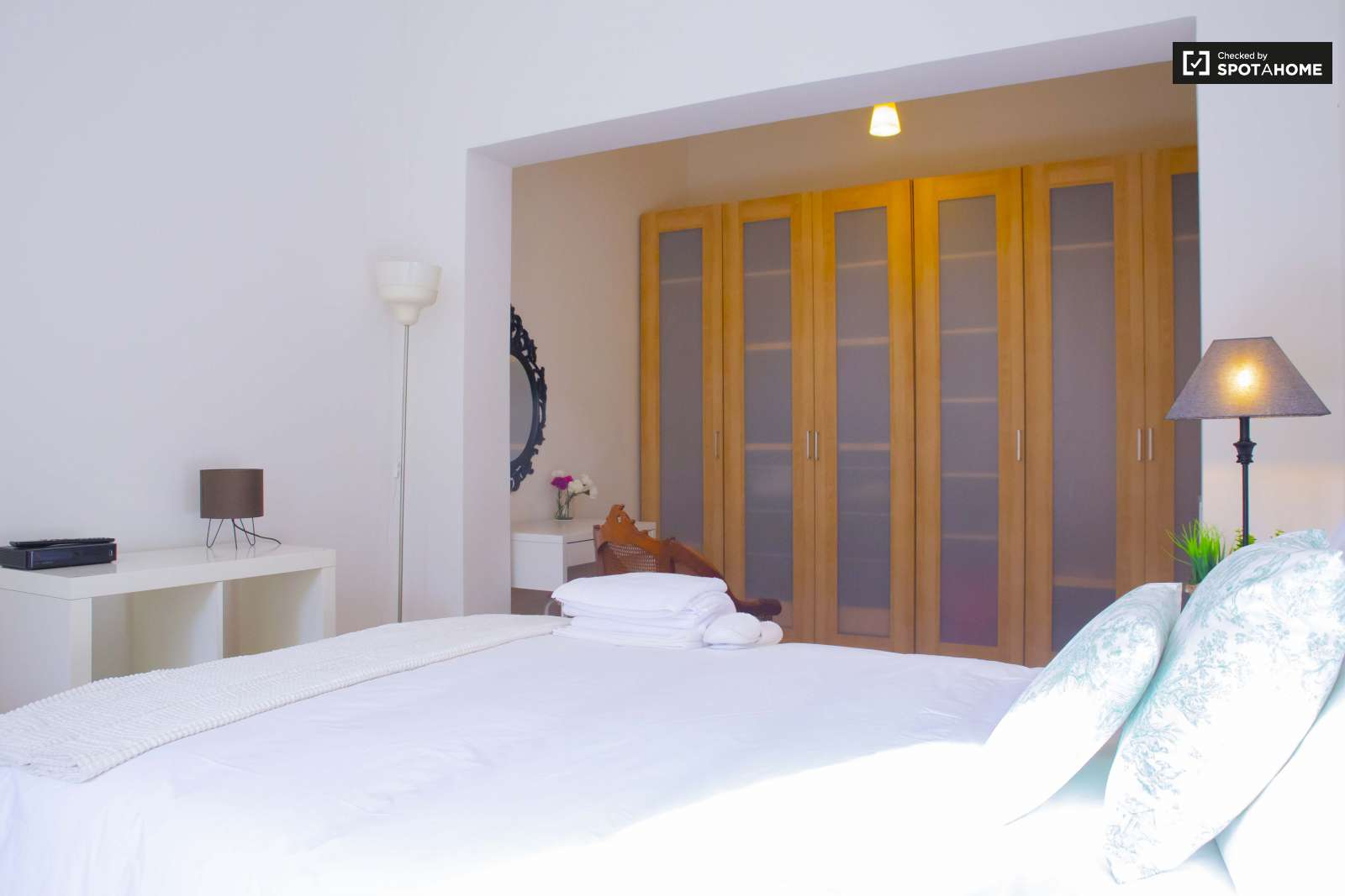 Double bed in Rooms for rent in sunny 3-bedroom apartment in São Domingos de Benfica