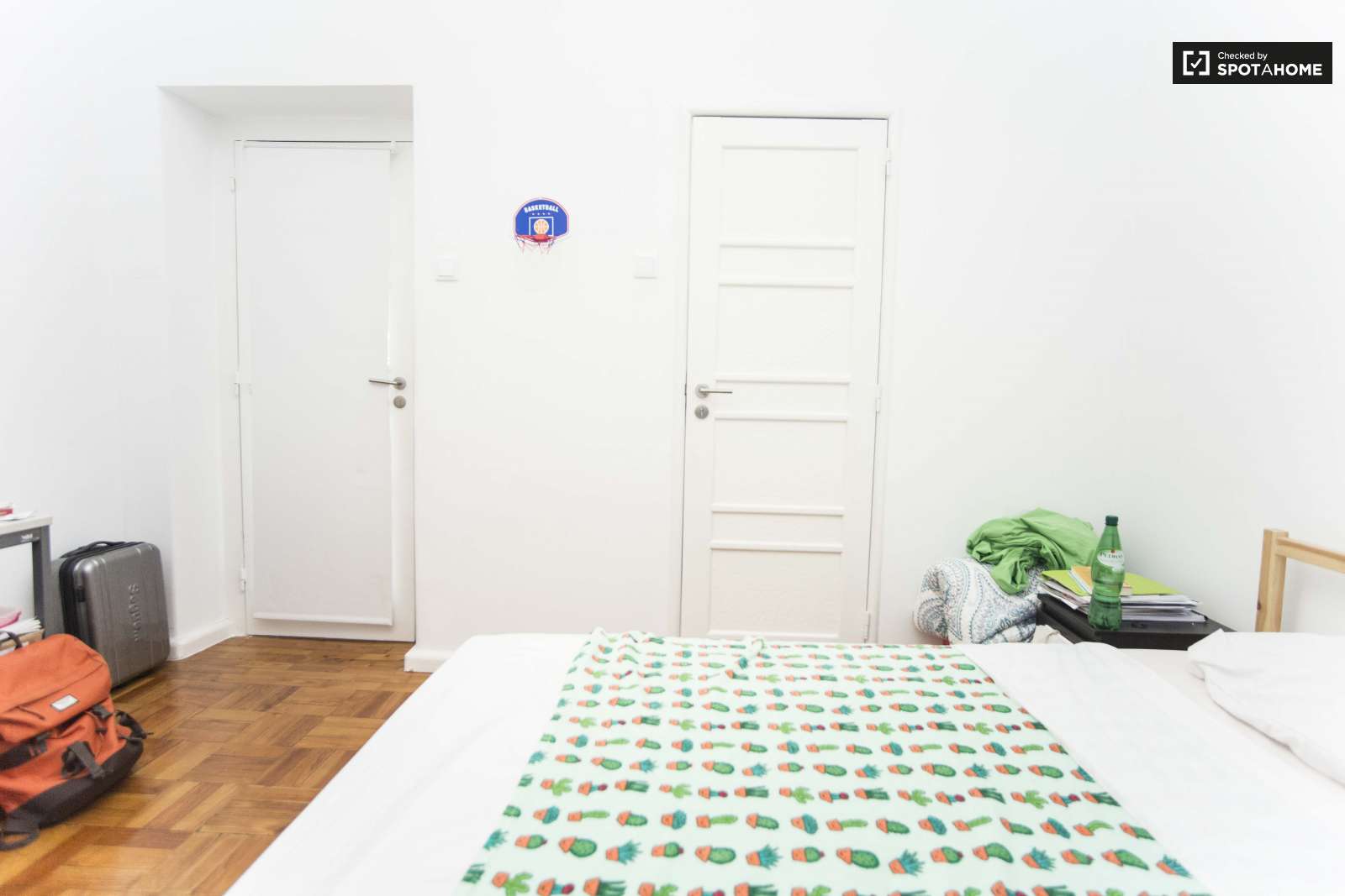 SINGLE ROOM NEXT LARANJEIRO METRO, ALMADA, LISBON