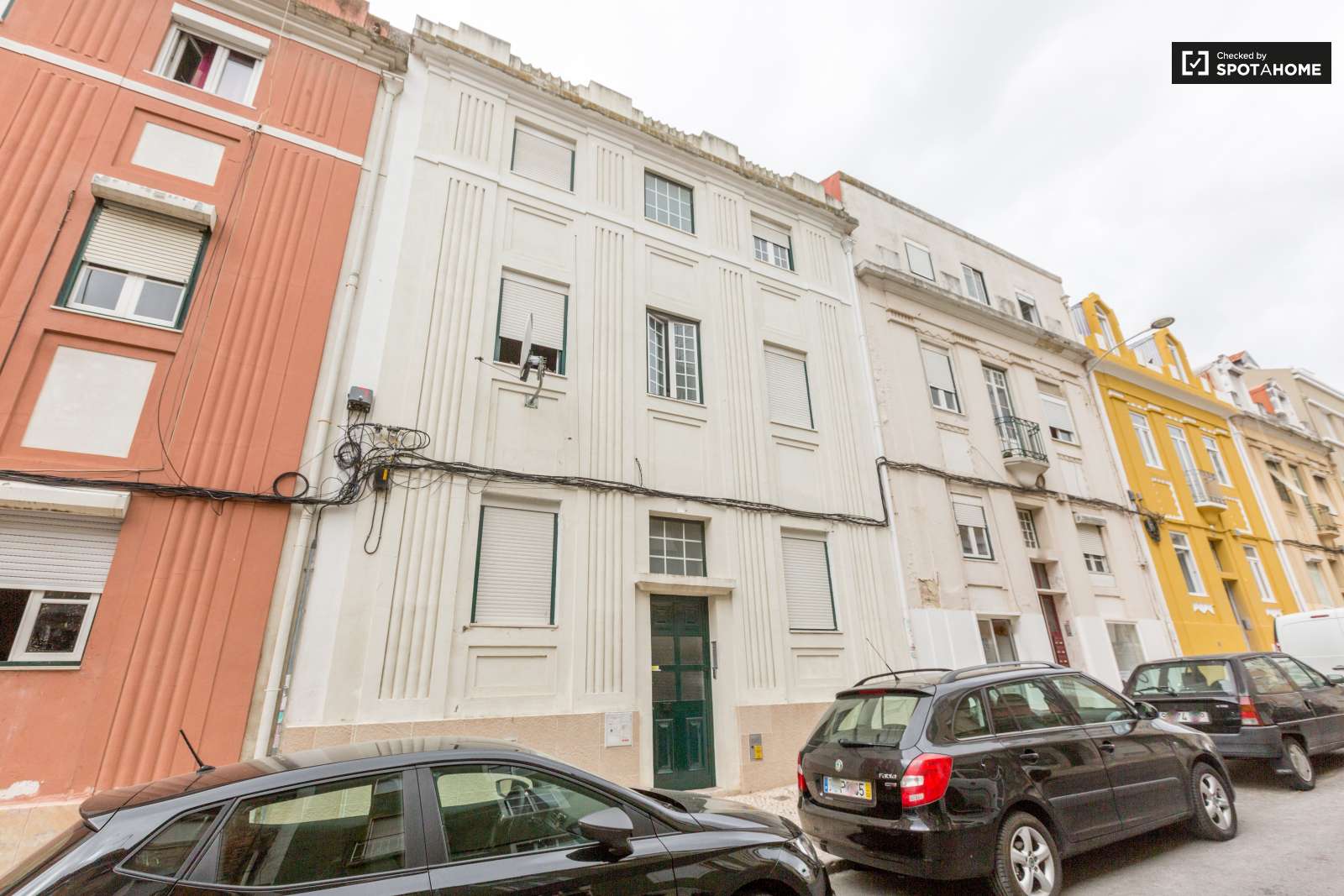 Cozy 1-bedroom apartment for rent near Metro in Olaias