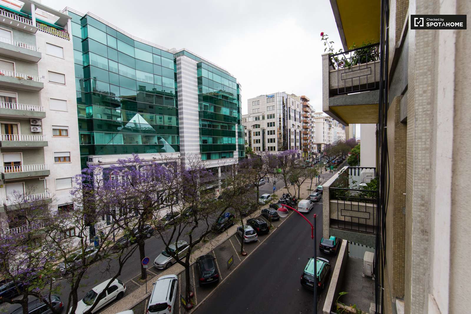 Single Room 10 min Lisbon City Center!