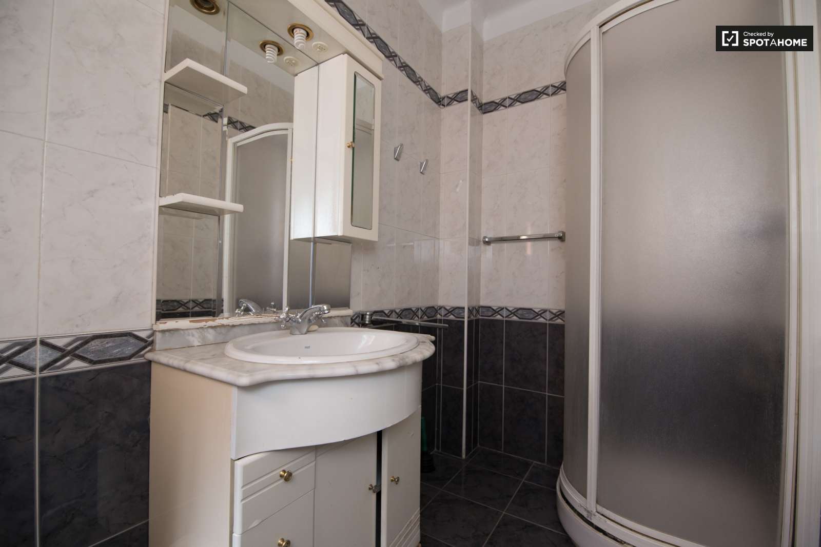 Fantastico Quarto Com Vista Sobre o Tejo e Ponte 25 Abril