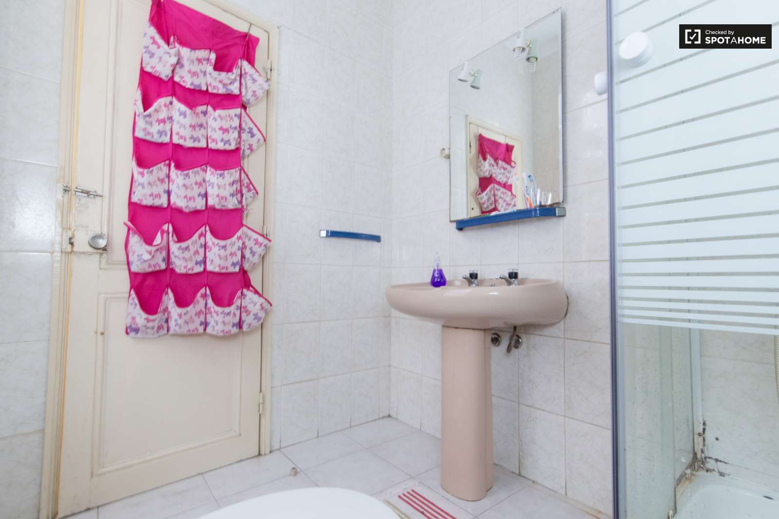 Single Room 10 min Lisbon City Center!