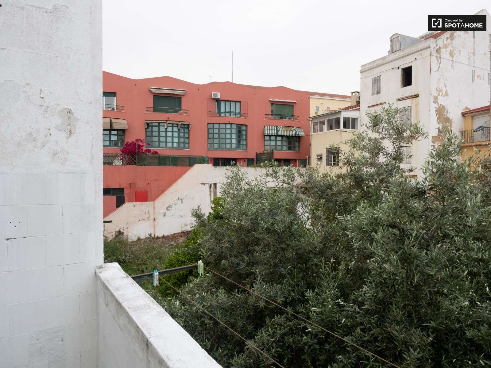 Chic 2-bedroom apartment for rent in Estrela