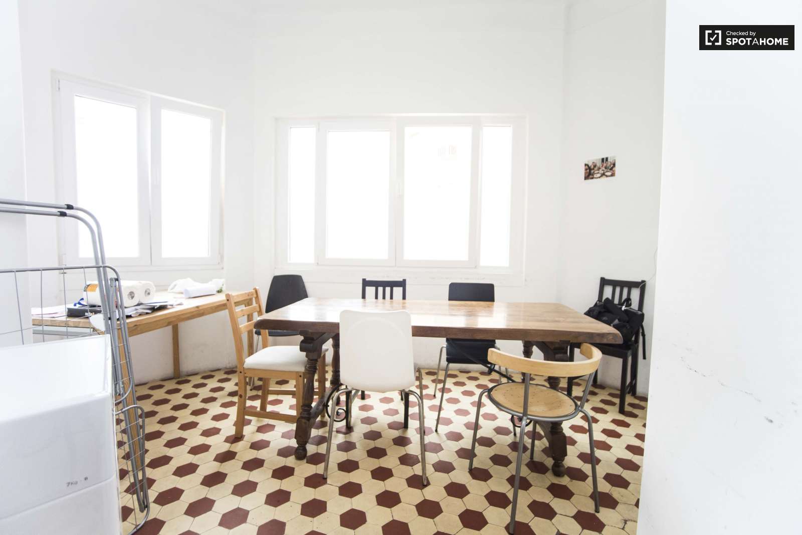 SINGLE ROOM NEXT LARANJEIRO METRO, ALMADA, LISBON