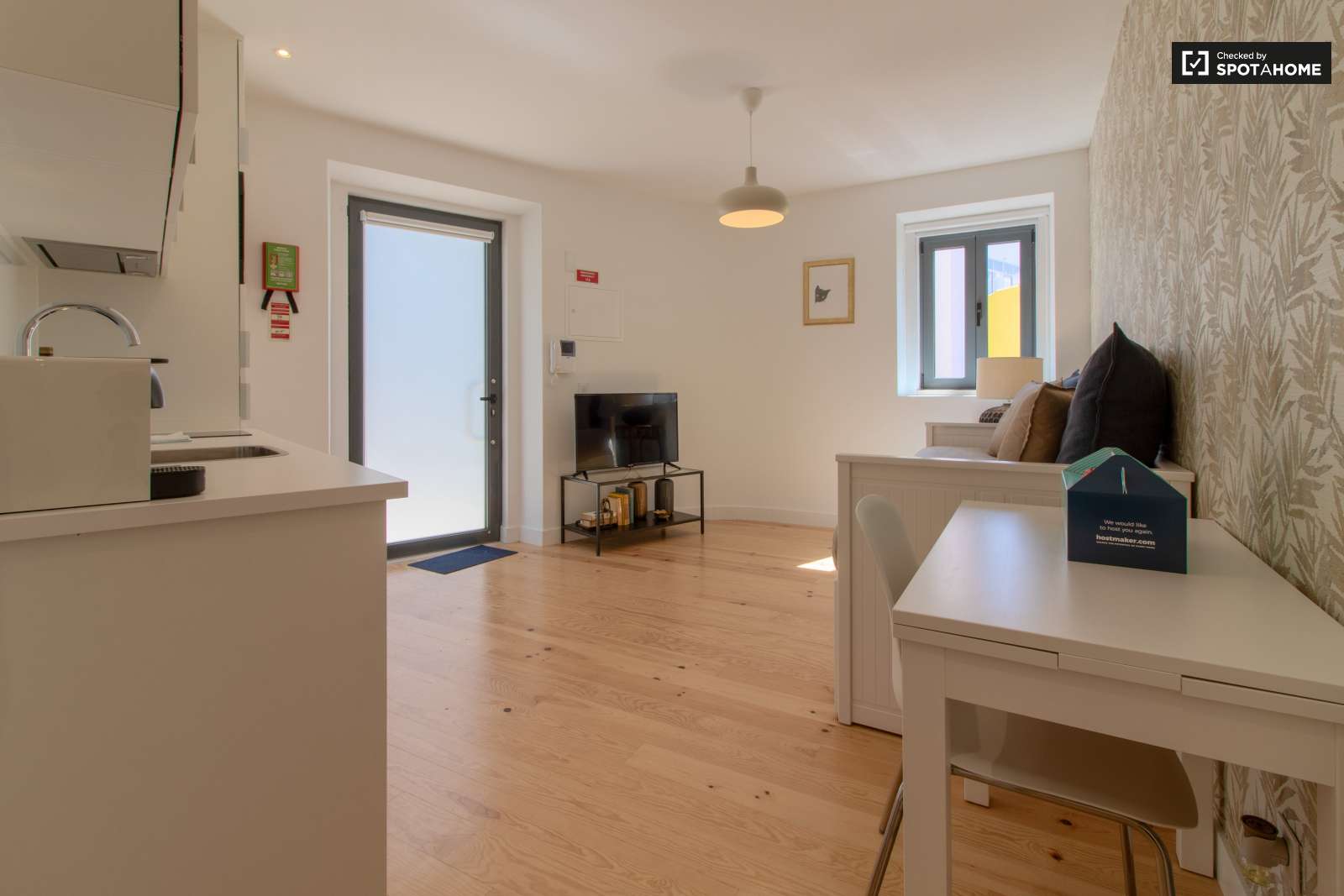 Cute studio apartment for rent in Belém