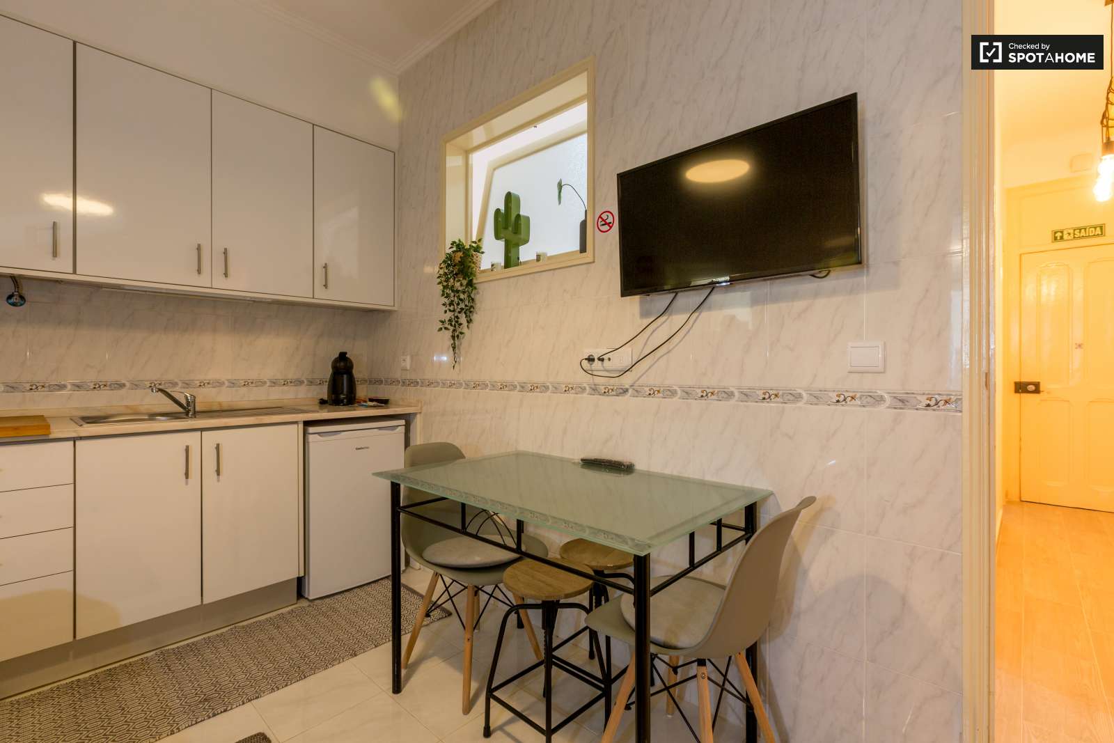 Spacious 2-bedroom apartment for rent in Beato