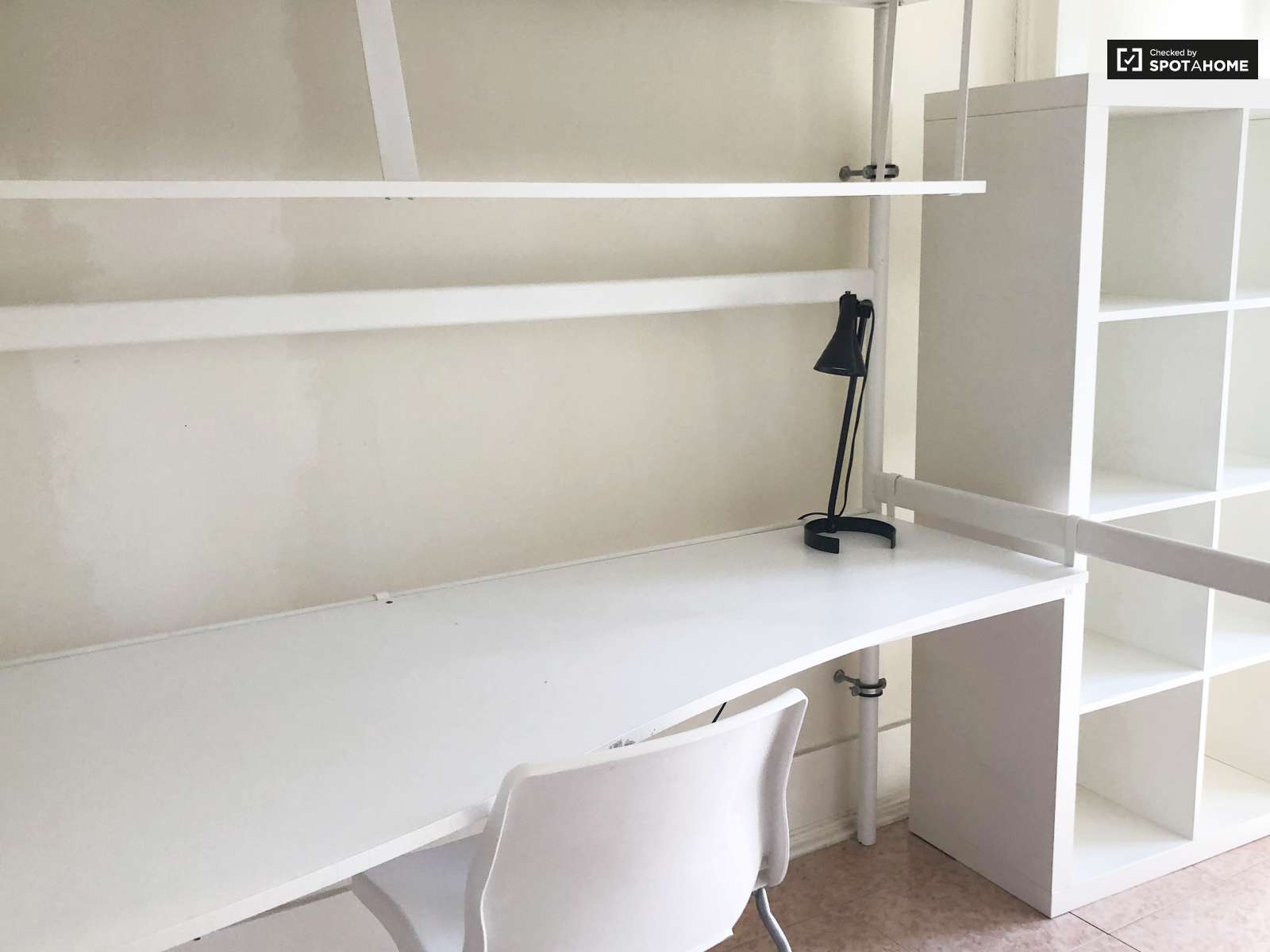 Single Bed in Furnished rooms for rent in super cool shared students residence in Avenidas Nova