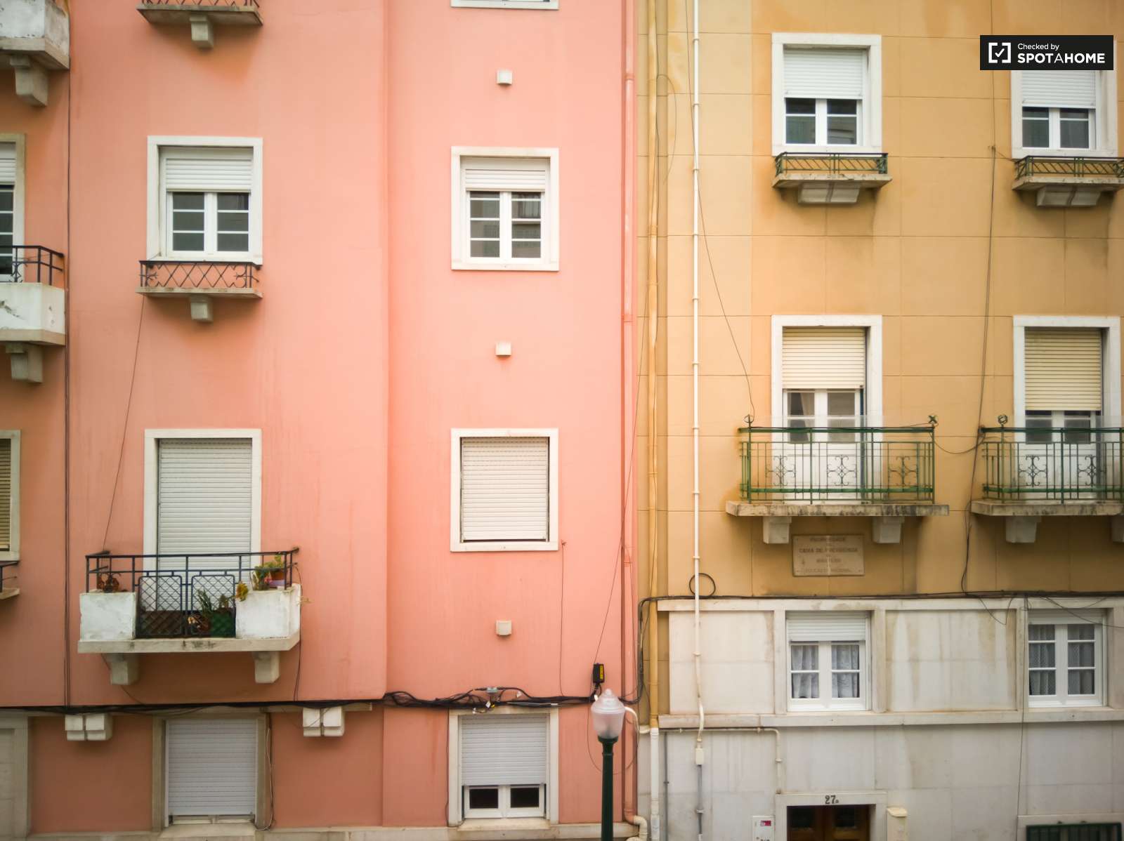 Single Bed in Rooms for rent in 3-bedroom apartment in Arroios