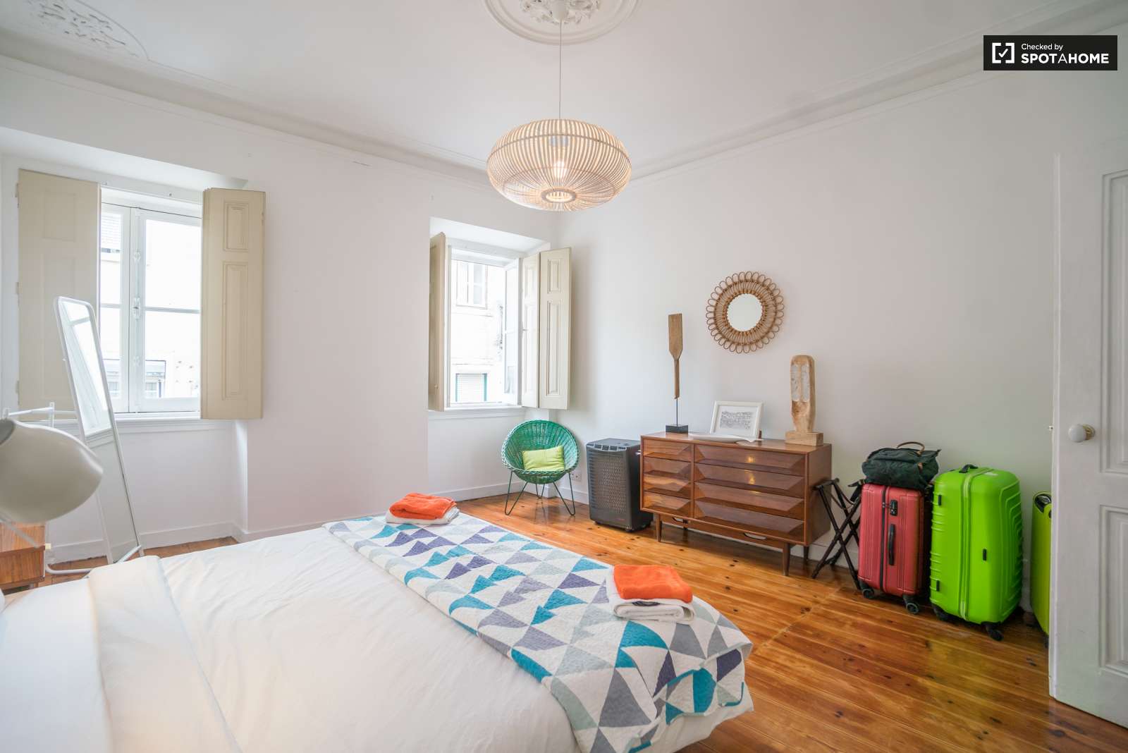 Beautiful 1-bedroom duplex apartment with terrace for rent in Santos