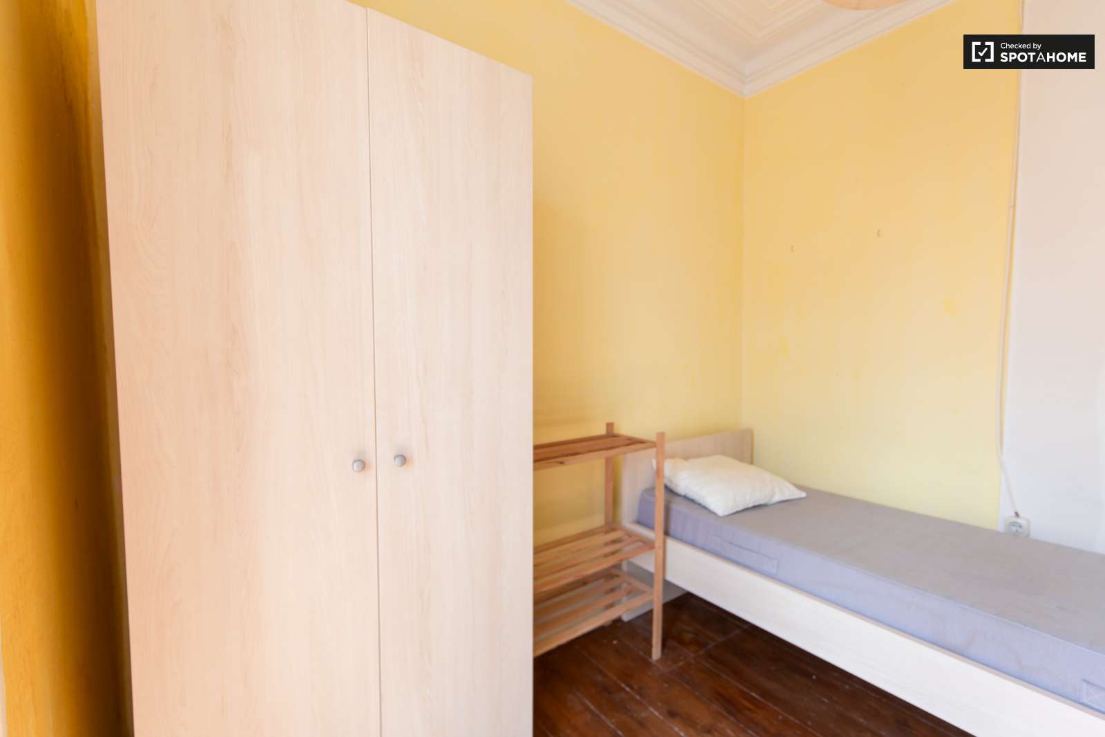 Cozy room in the city centre of Lisbon