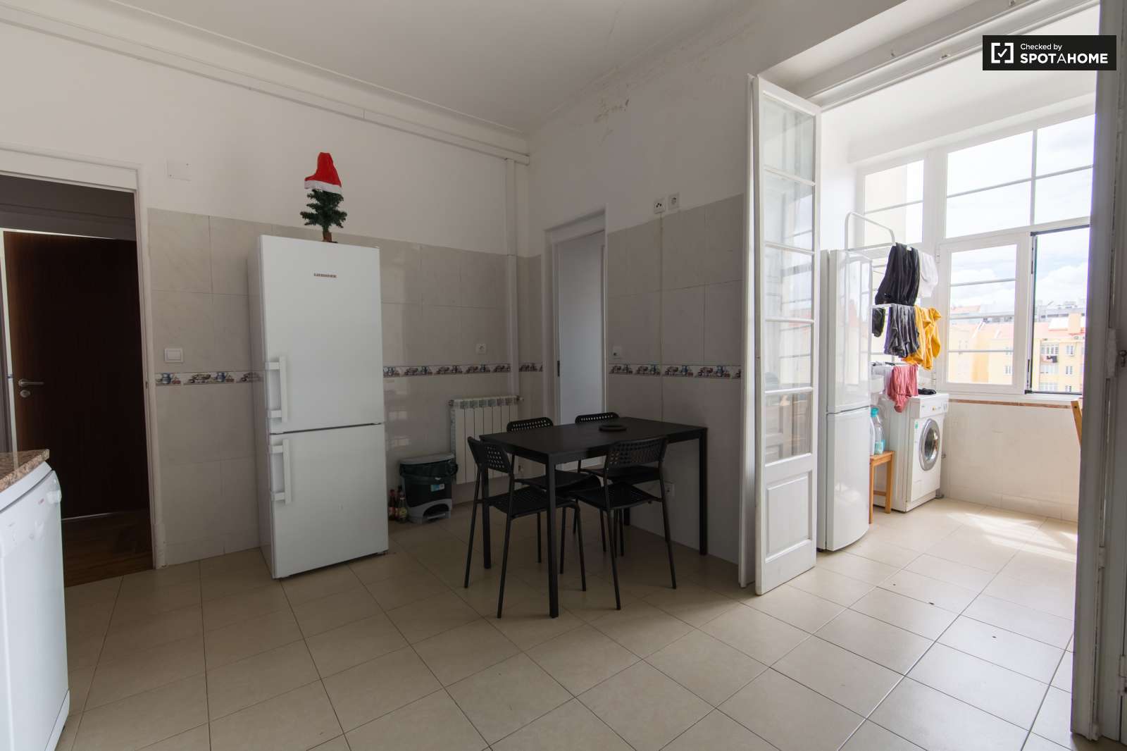 Apartamento com 2 quartos perto de Santa Apolónia