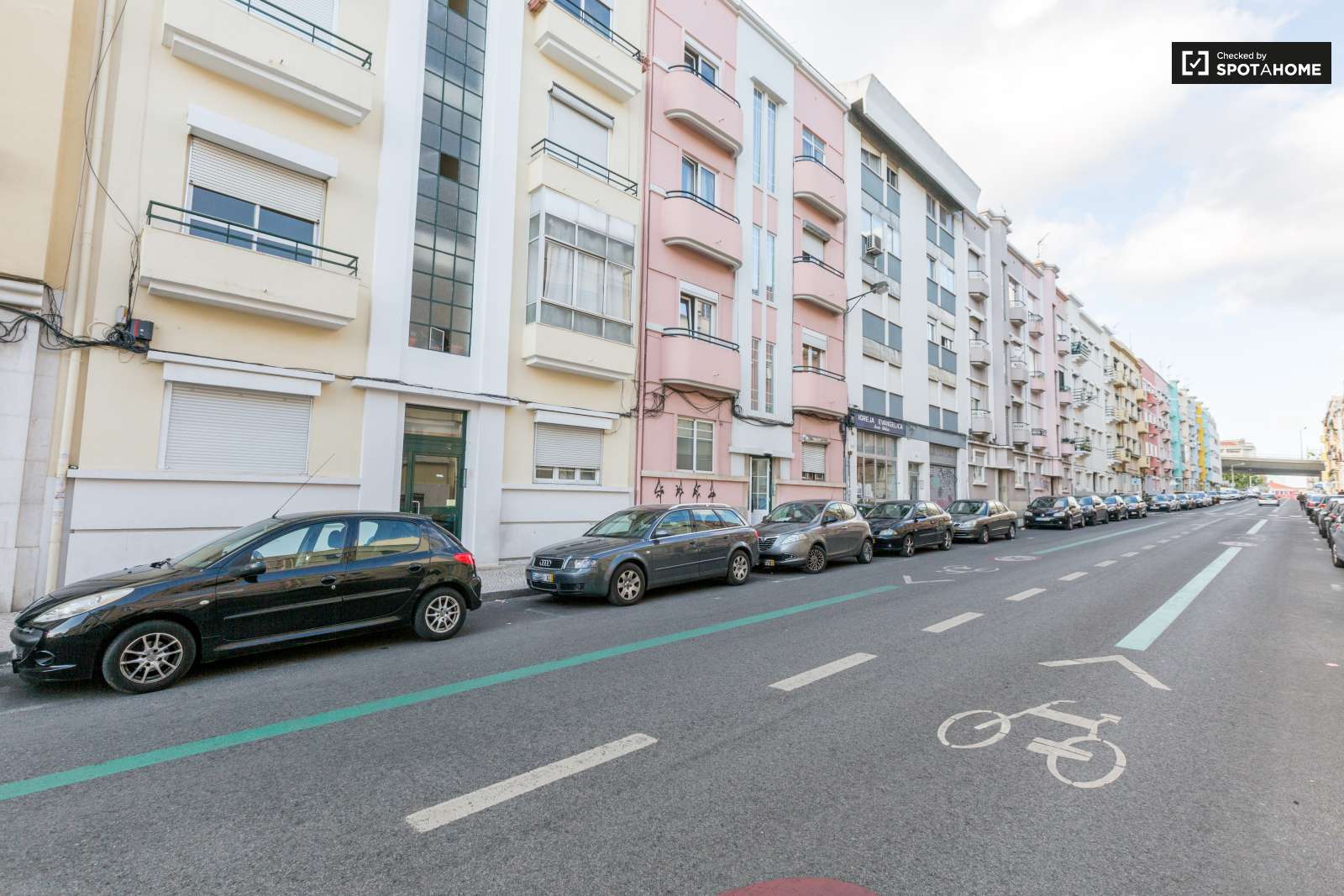 Cosy 2-bedroom apartment for rent in Avenidas Novas