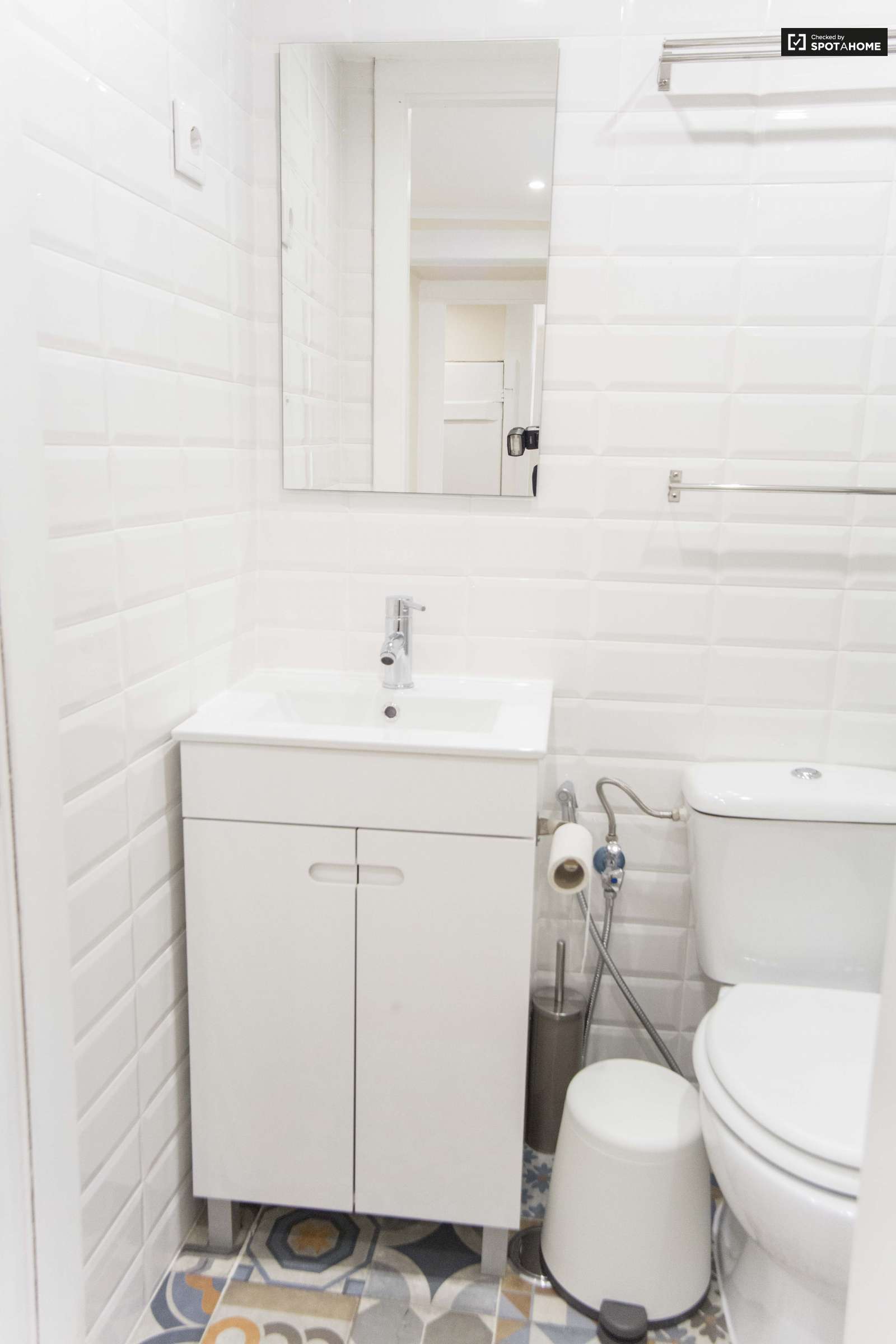 Bright 2-bedroom apartment for rent in Arroios, Lisbon