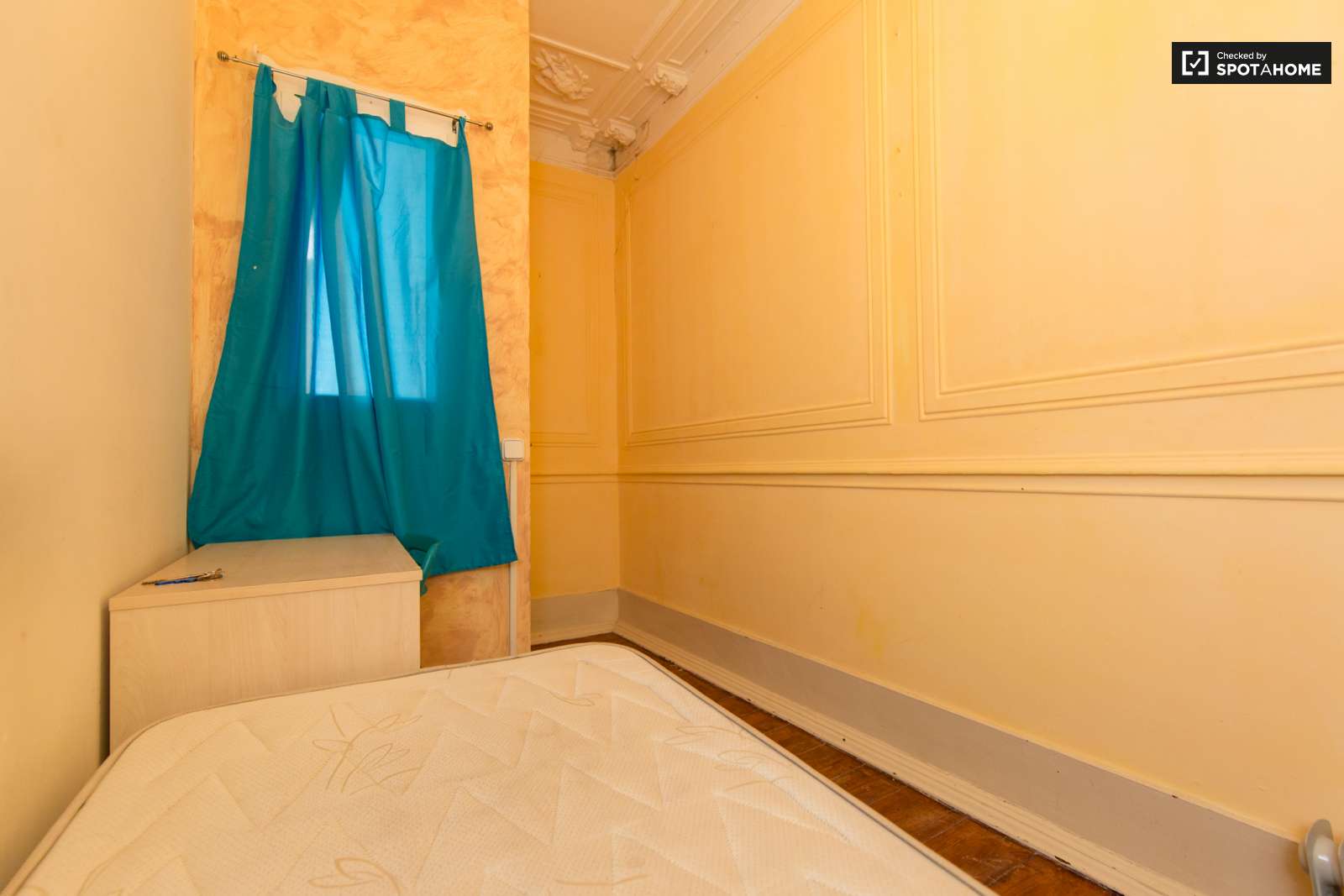 Quarto com WC privativo no centro de Lisboa, ambiente tranquilo e confortável